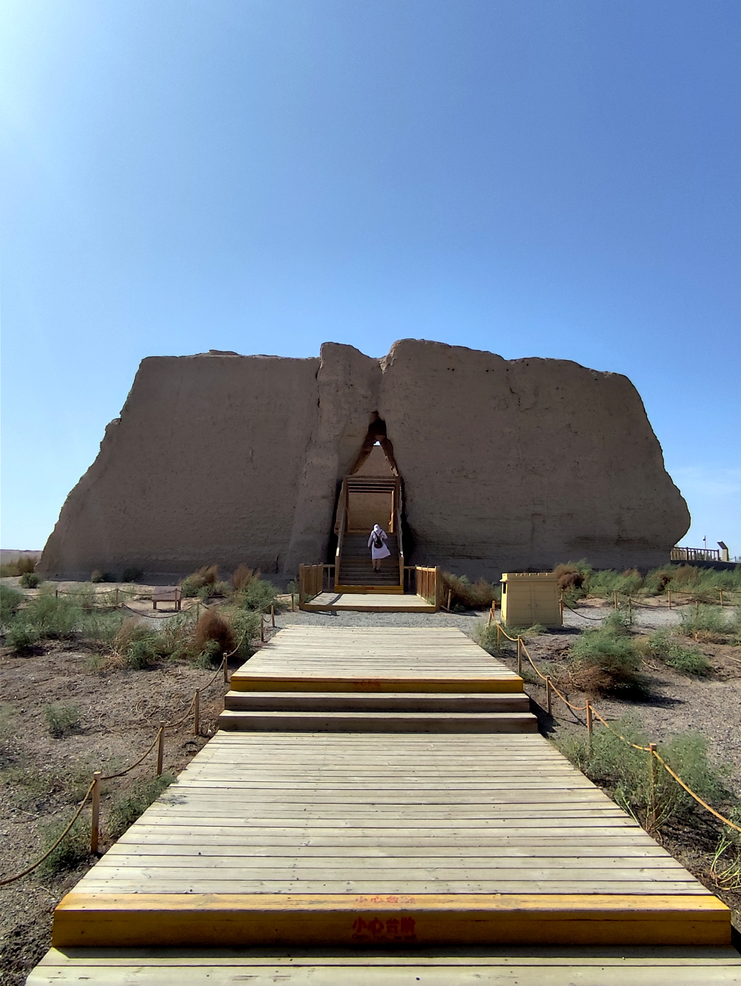 长风几万里,吹度玉门关. 汉下白登道,胡窥青海湾