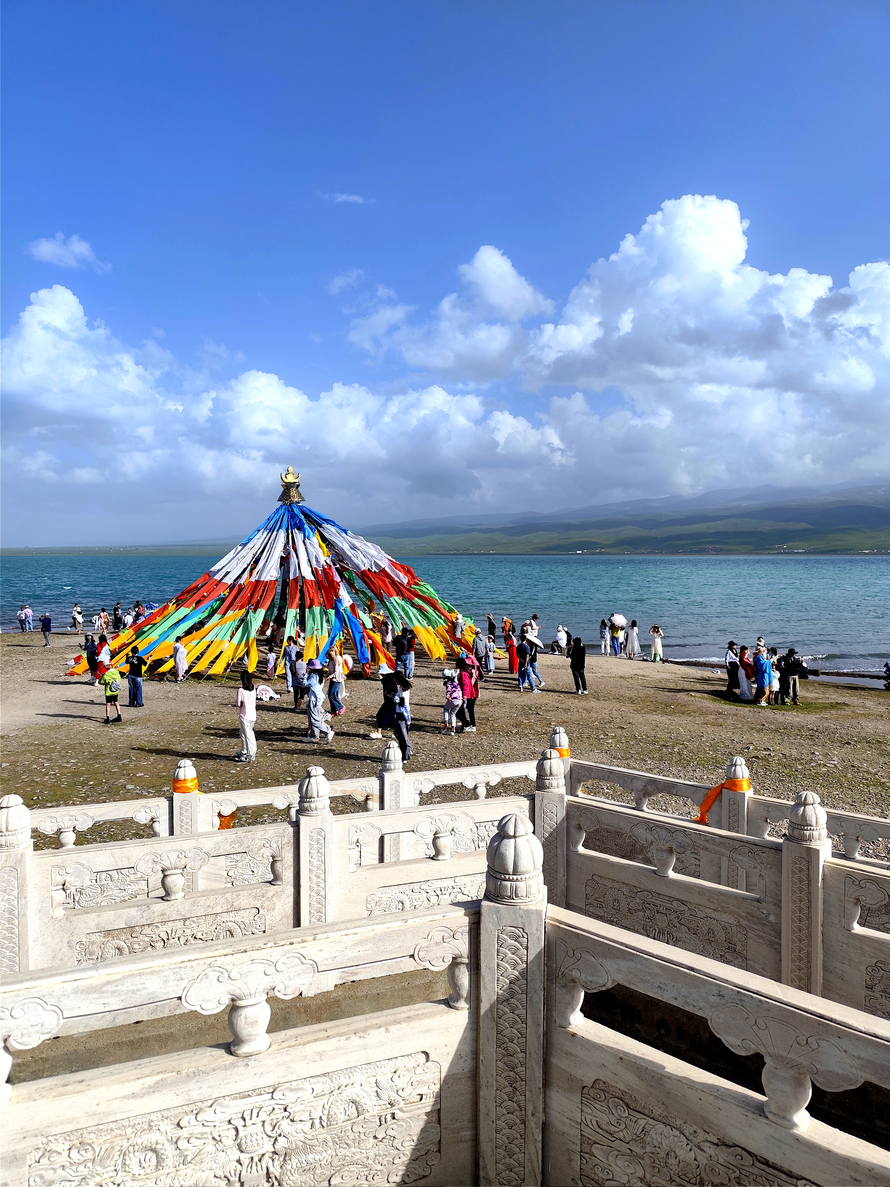 黑马河景区位于青海省68海南藏族自治州68共和县青海湖畔