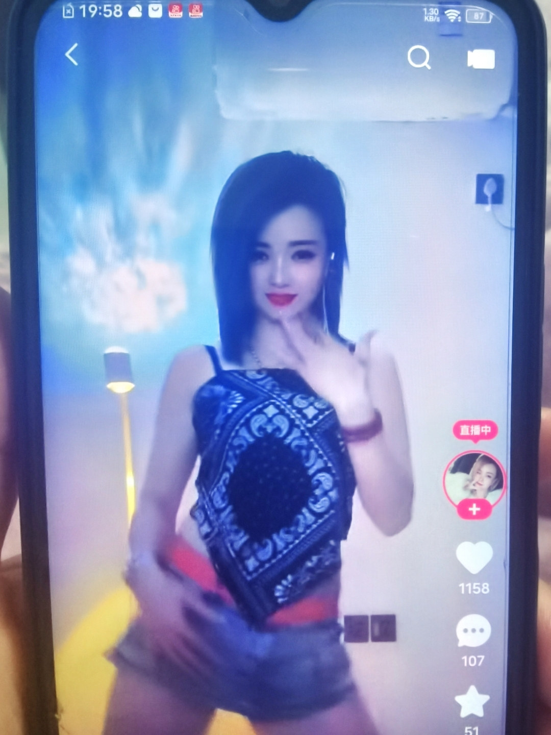 谁知道是快手哪个主播,直播间叫什么名字