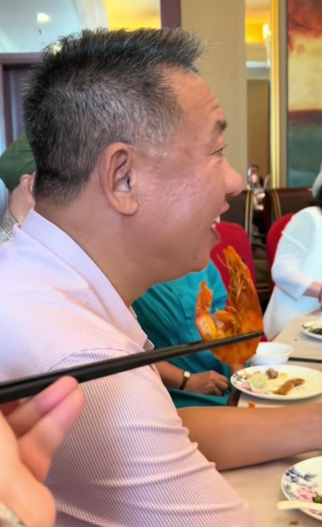 嫁对了人,你轻轻咳嗽一声,他以为你感冒了,嫁错了