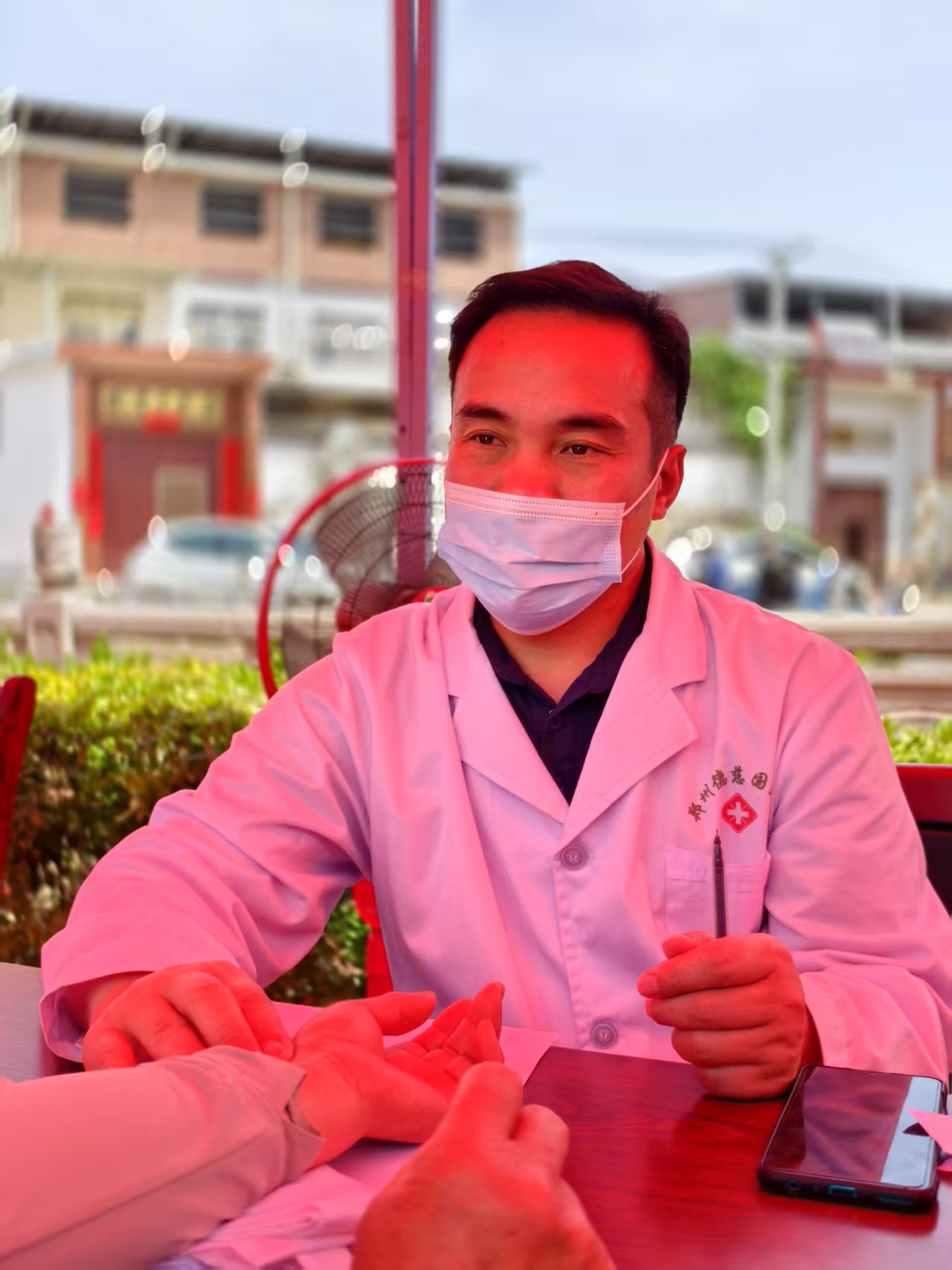 生活其实很简单,喜欢就勇敢去争取,得到的就好好珍惜