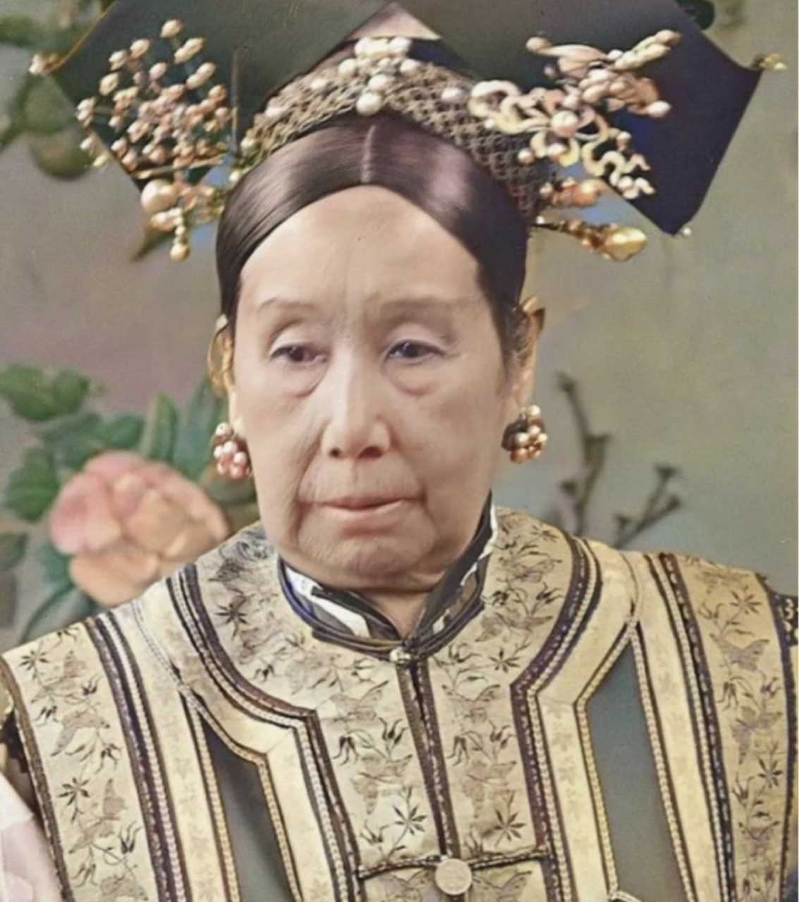 慈禧的面相放到现代,也不像是个善茬