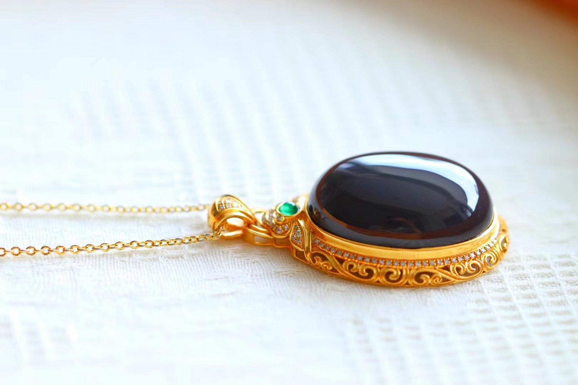 正如紫玉的神秘与深沉,让我在忙碌的生活中找寻到一丝宁静与自我.