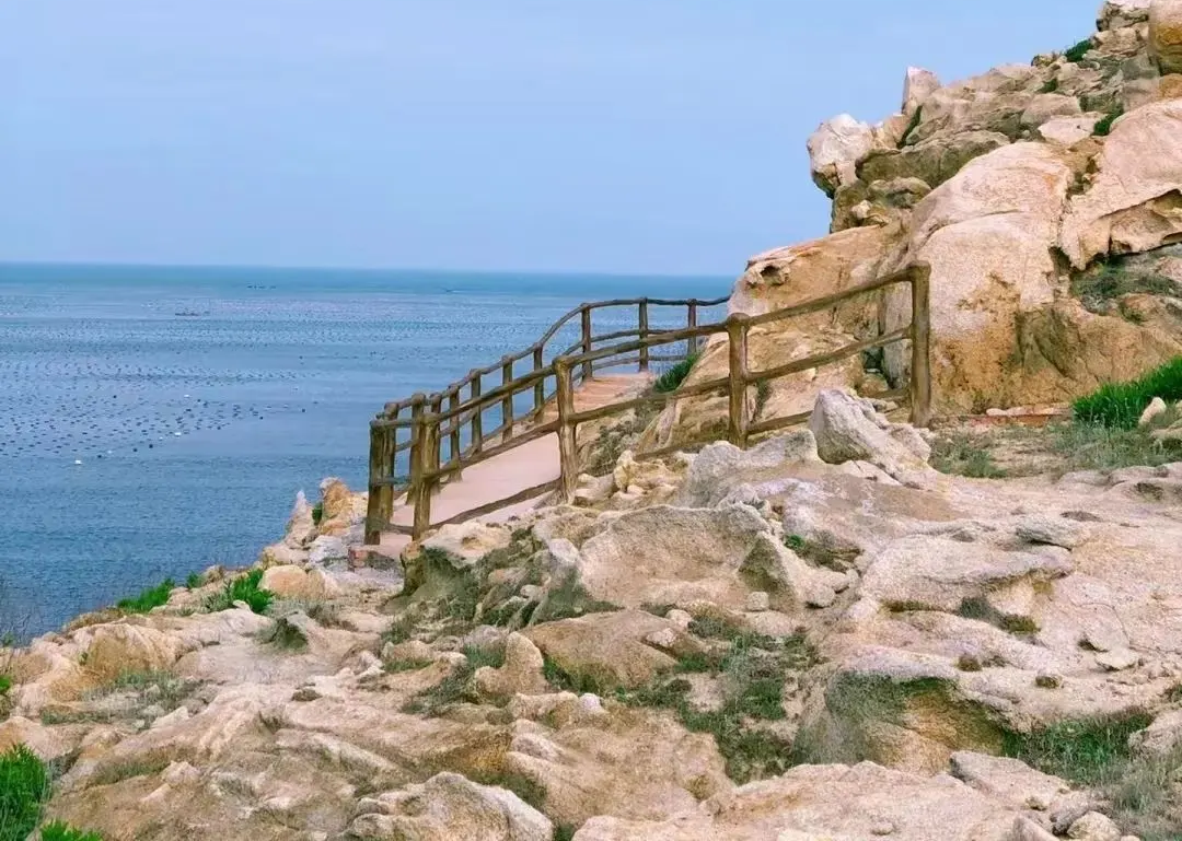 南日岛:海天一色的绝美风光 在中国东南沿海的福建省,有一个被誉为"