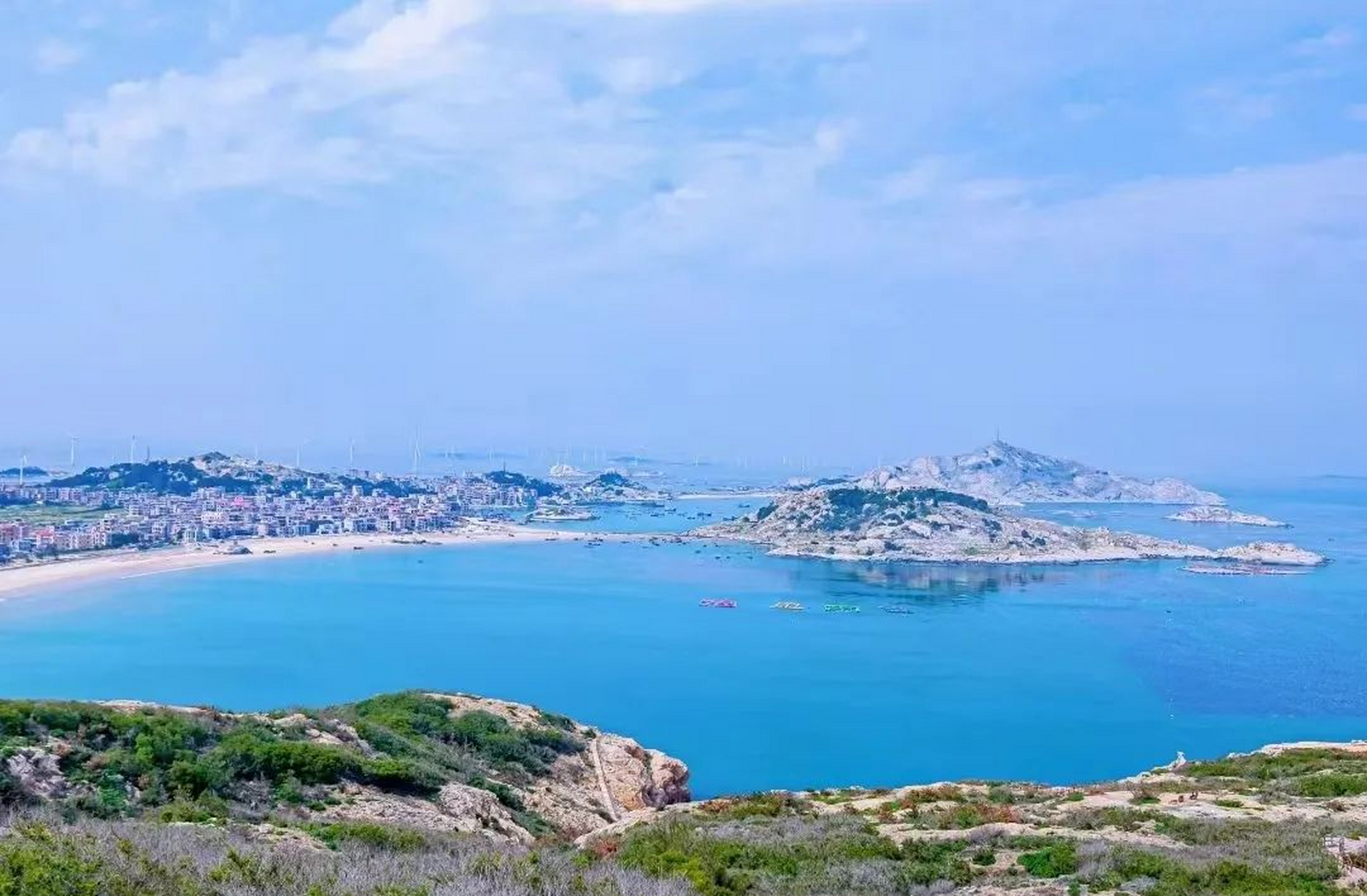 南日岛:海天一色的绝美风光 在中国东南沿海的福建省,有一个被誉为"