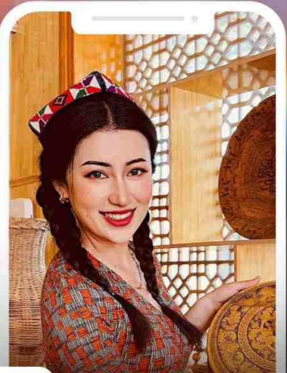 来自新疆的一位网红 阿依图娜,生长在和田的一名维吾尔姑娘,从事养马