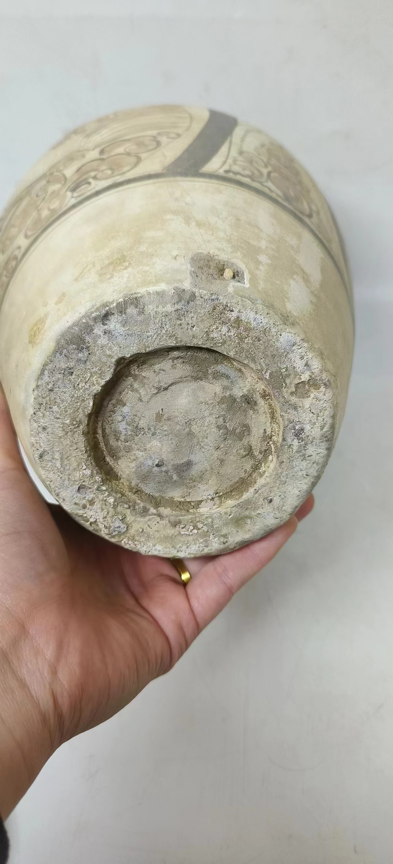 《砖瓦胎红绿釉双系耳罐》  磁州窑位于河北省磁县