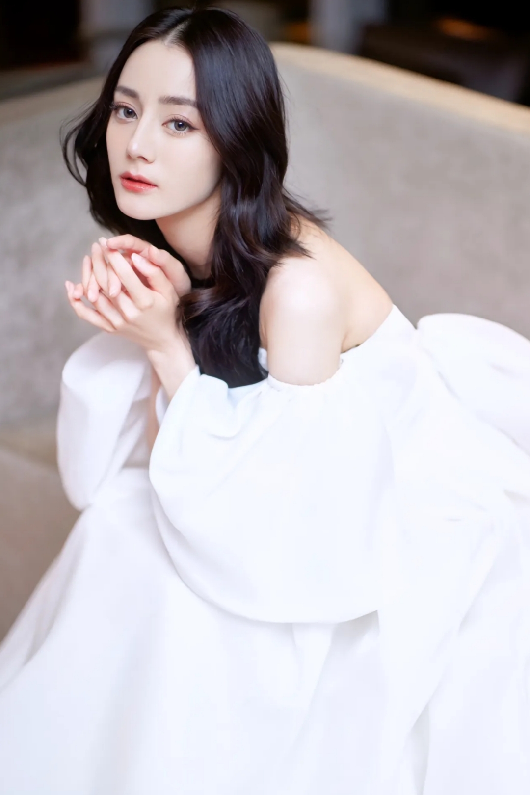 ,1992年6月3日出生于新疆乌鲁木齐,毕业于