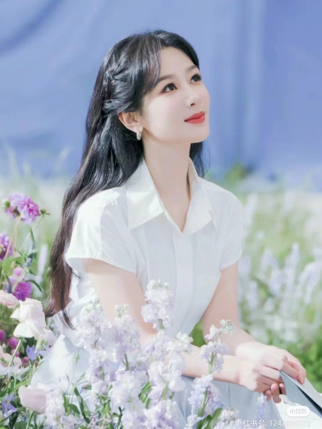 杨紫1992年11月6日出生于北京市中国内地影视女演员毕业于北京电影
