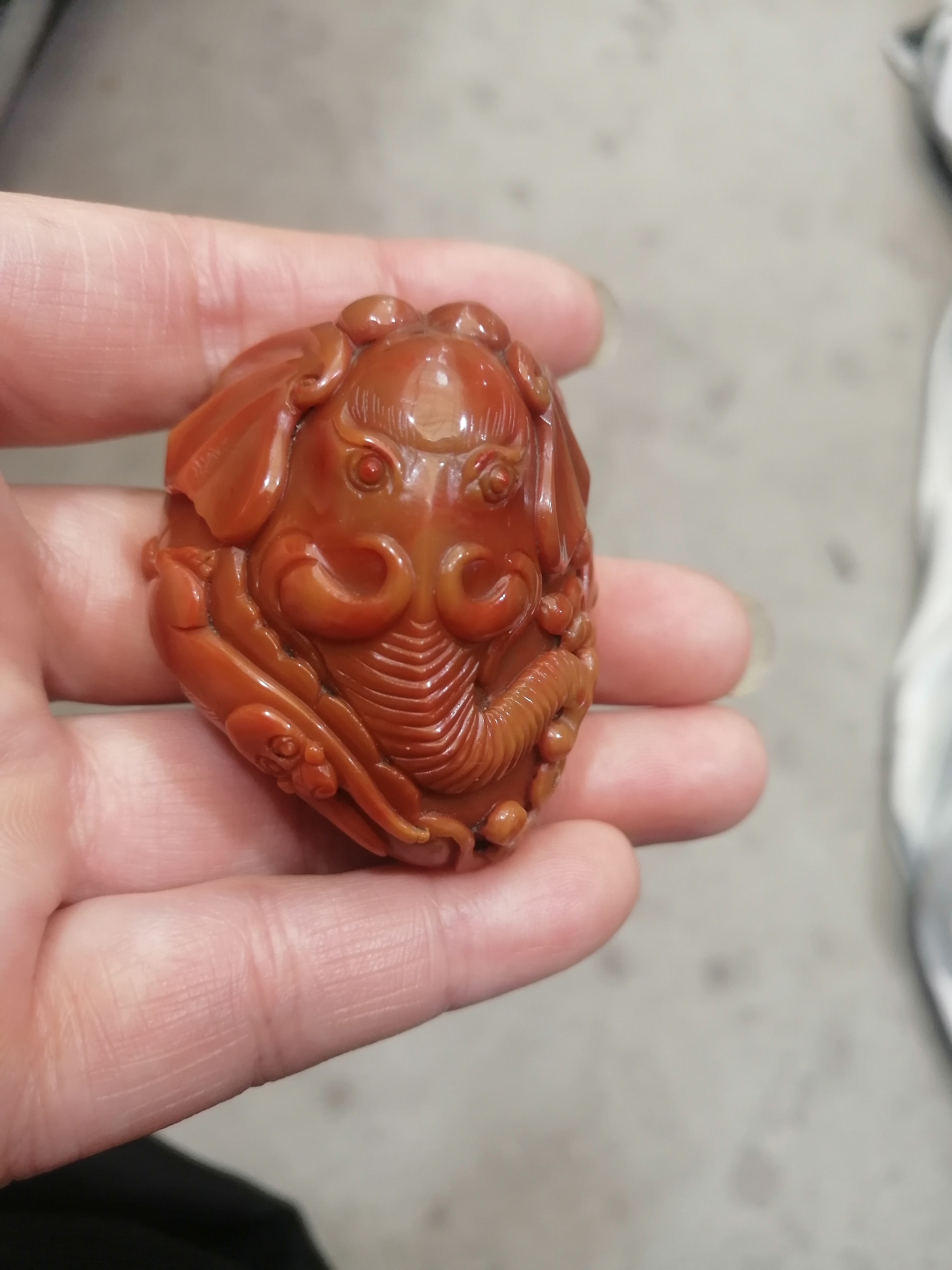 精美漂亮的南红玛瑙手把件做工精细南红玛瑙手把件封侯拜相手把件