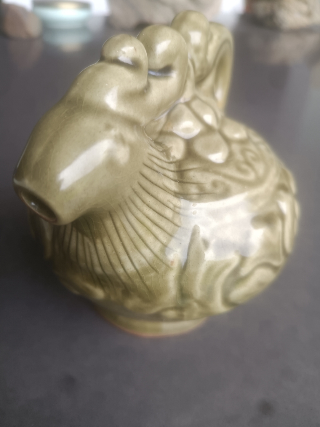 今天分享一件北宋耀州窑倒流壶,给收藏朋友看看是否到代,请收藏朋友们