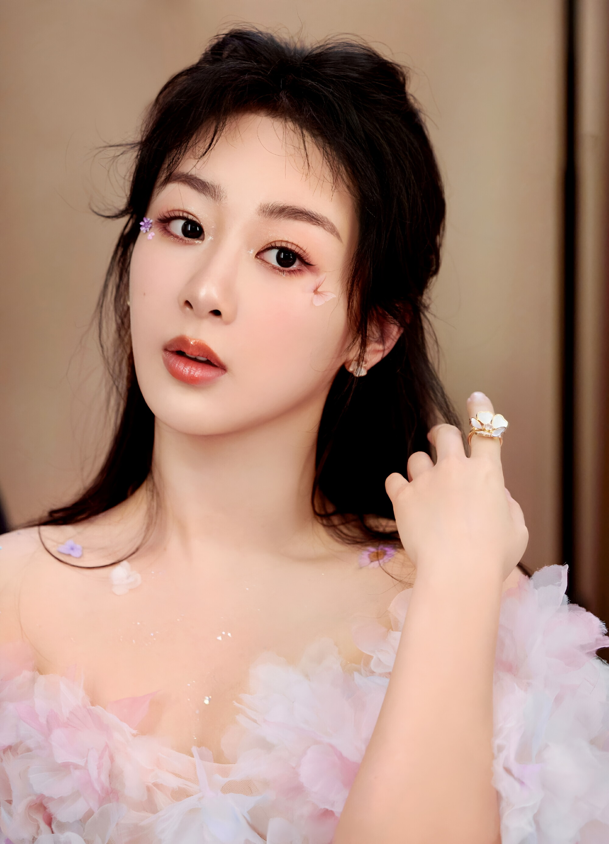 杨紫:粉色花裙里的甜美仙子