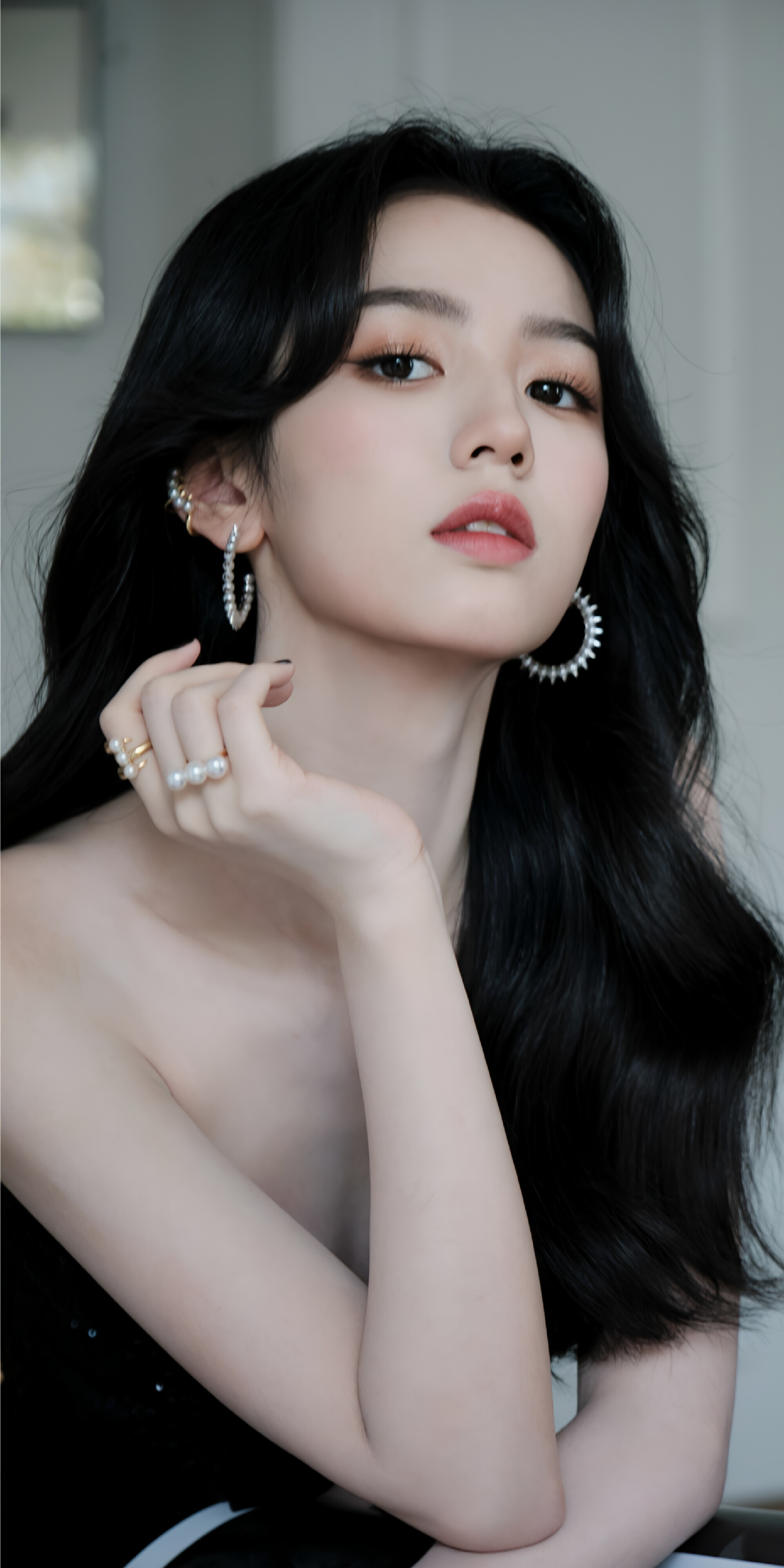 魏莱一角崭露头角,还出演过《山河令》《啊摇篮》《1921》等影视作品