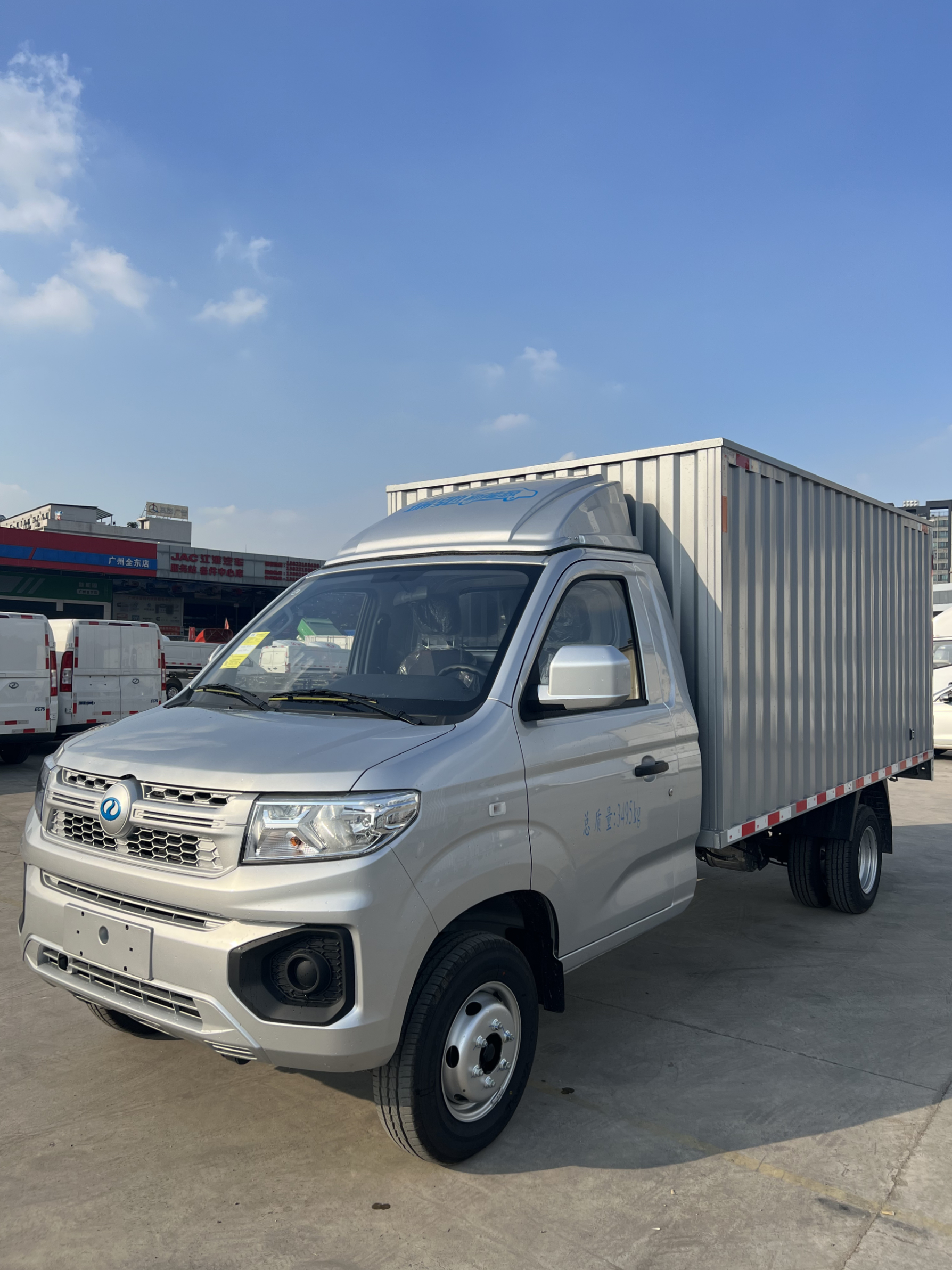 瑞驰ed71 标准版 后双轮 基本参数 整备质量(kg)::2010 车门数(个):2