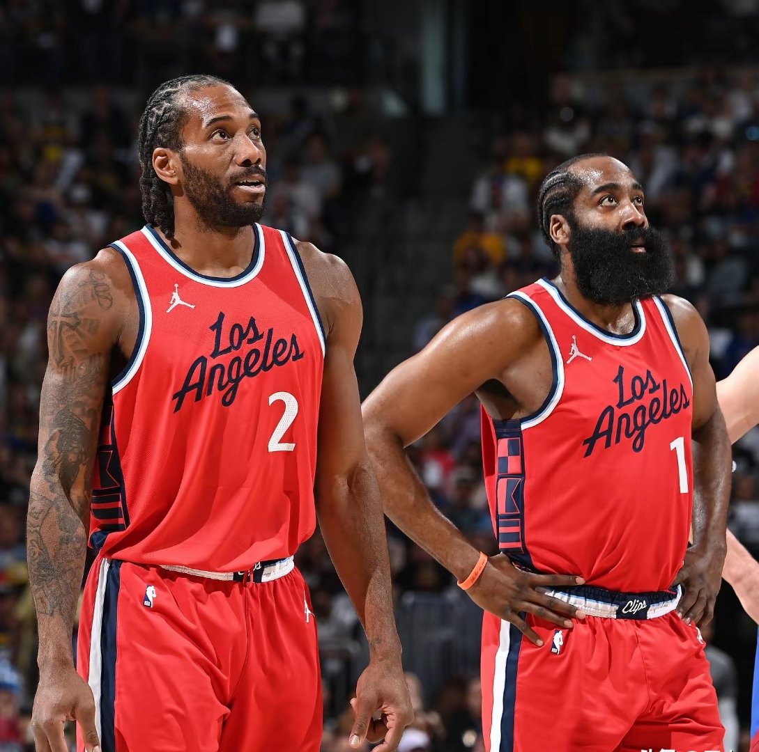 包含美媒更新交易市场5条大鱼：哈登受多队追捧，勇士或大代价追浓眉的词条