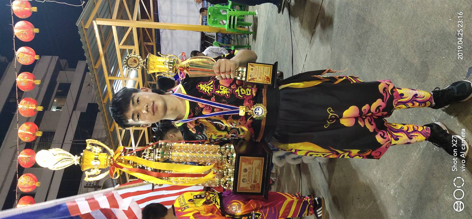 我们只不过是一群普通的孩子但在年少的时候没有选择