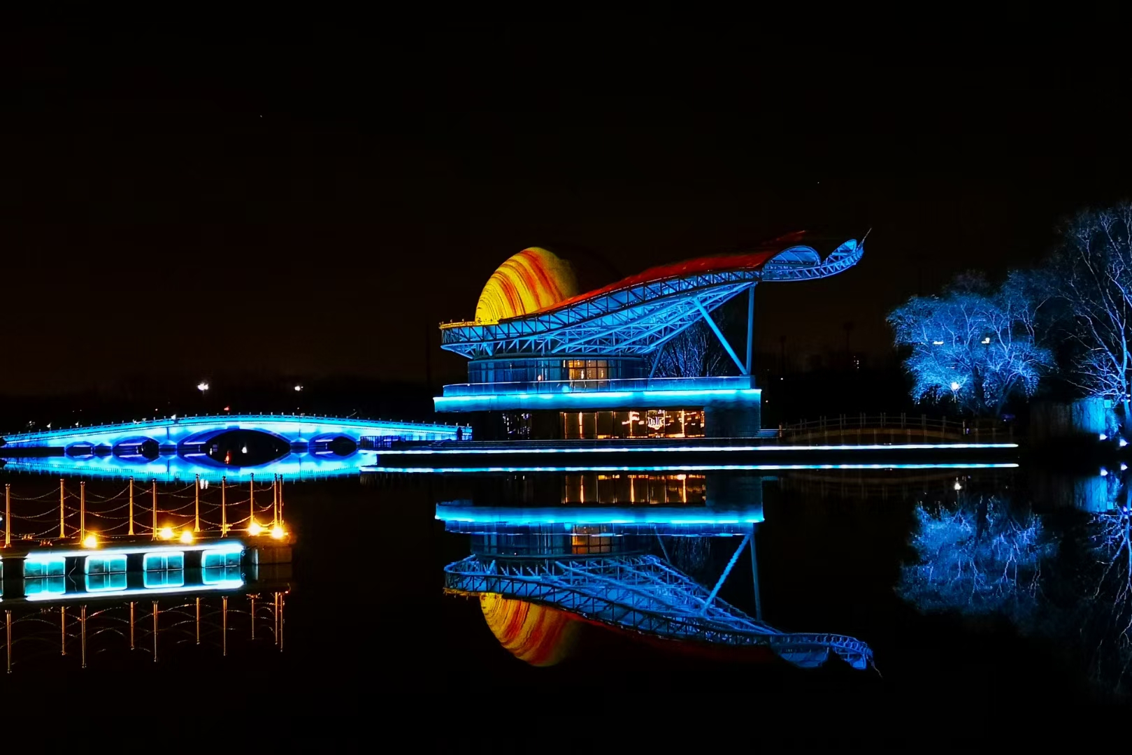 北京朝阳公园夜景图片