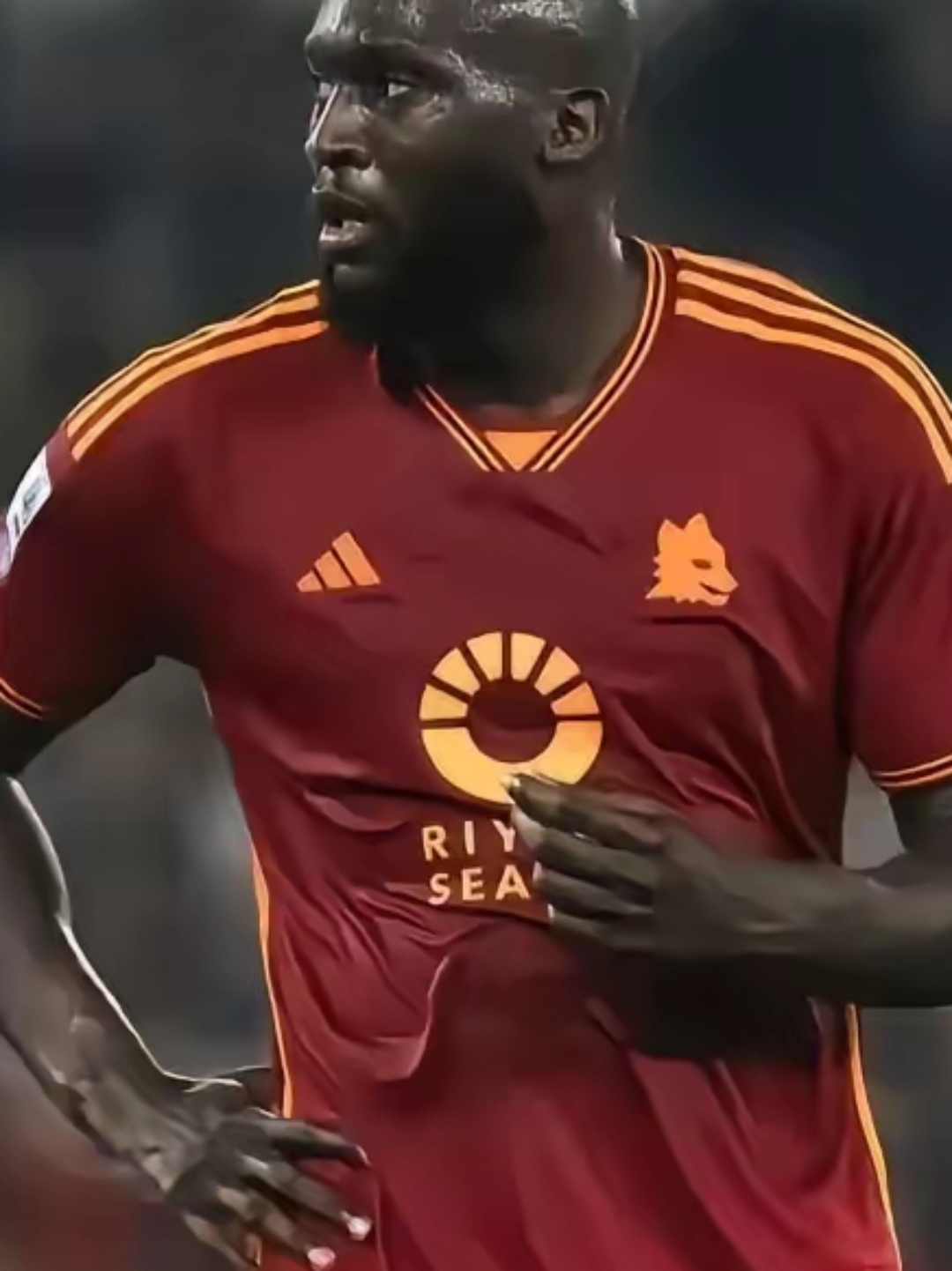 比利时前锋卢卡库在接受采访时表示:我知道目前切尔西很想尽快就拔乙