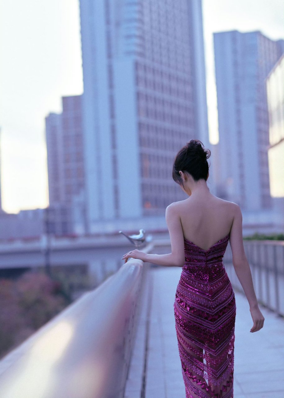 宋茜穿长裙子时,特别惊艳无比.好美!#今日星座运势