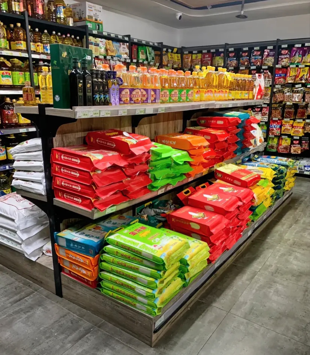 店面卖米怎么摆放大米陈列图片超市卖大米的照片超市的大米都有什么
