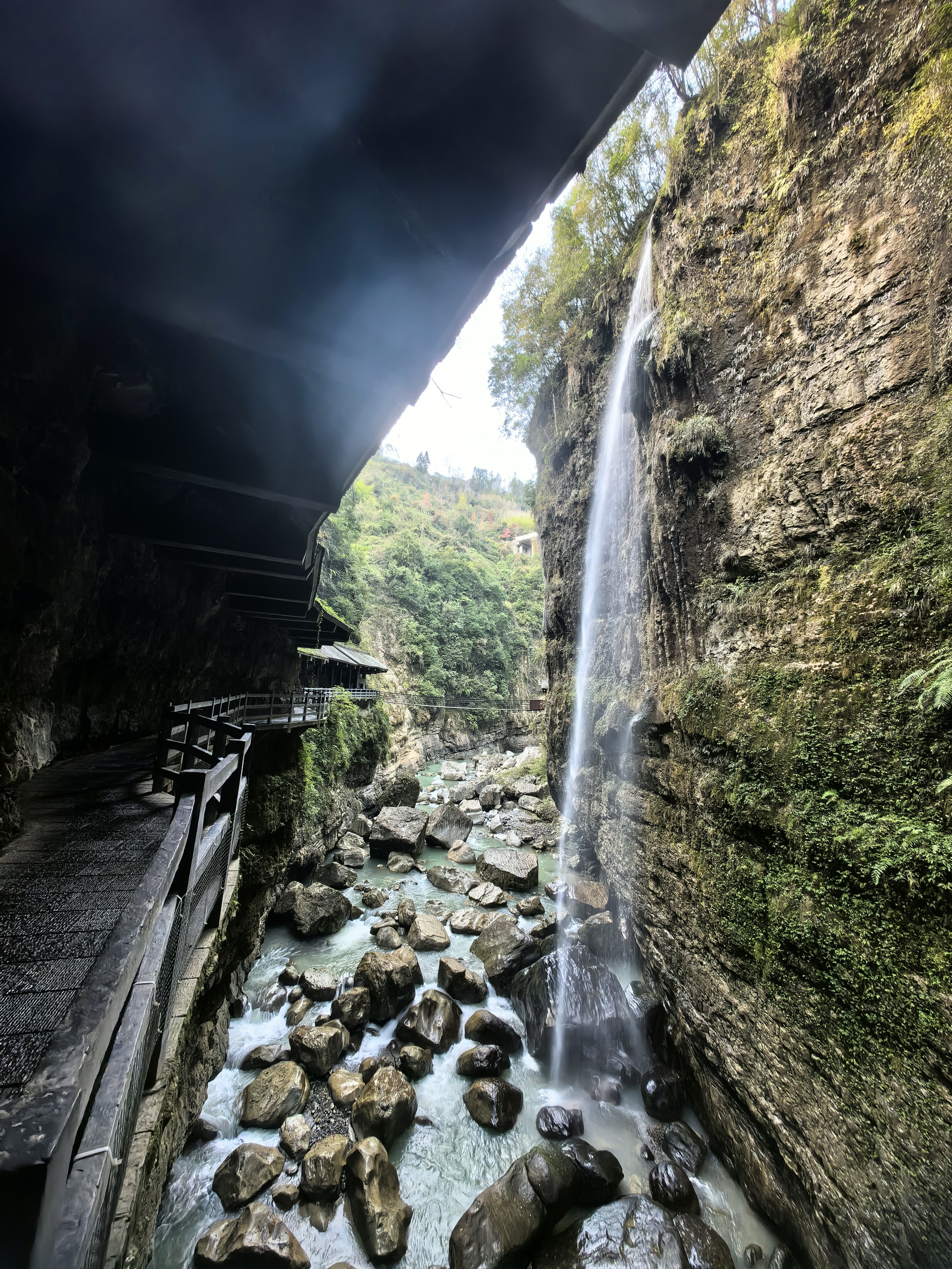 天坑峡谷喀斯特图片