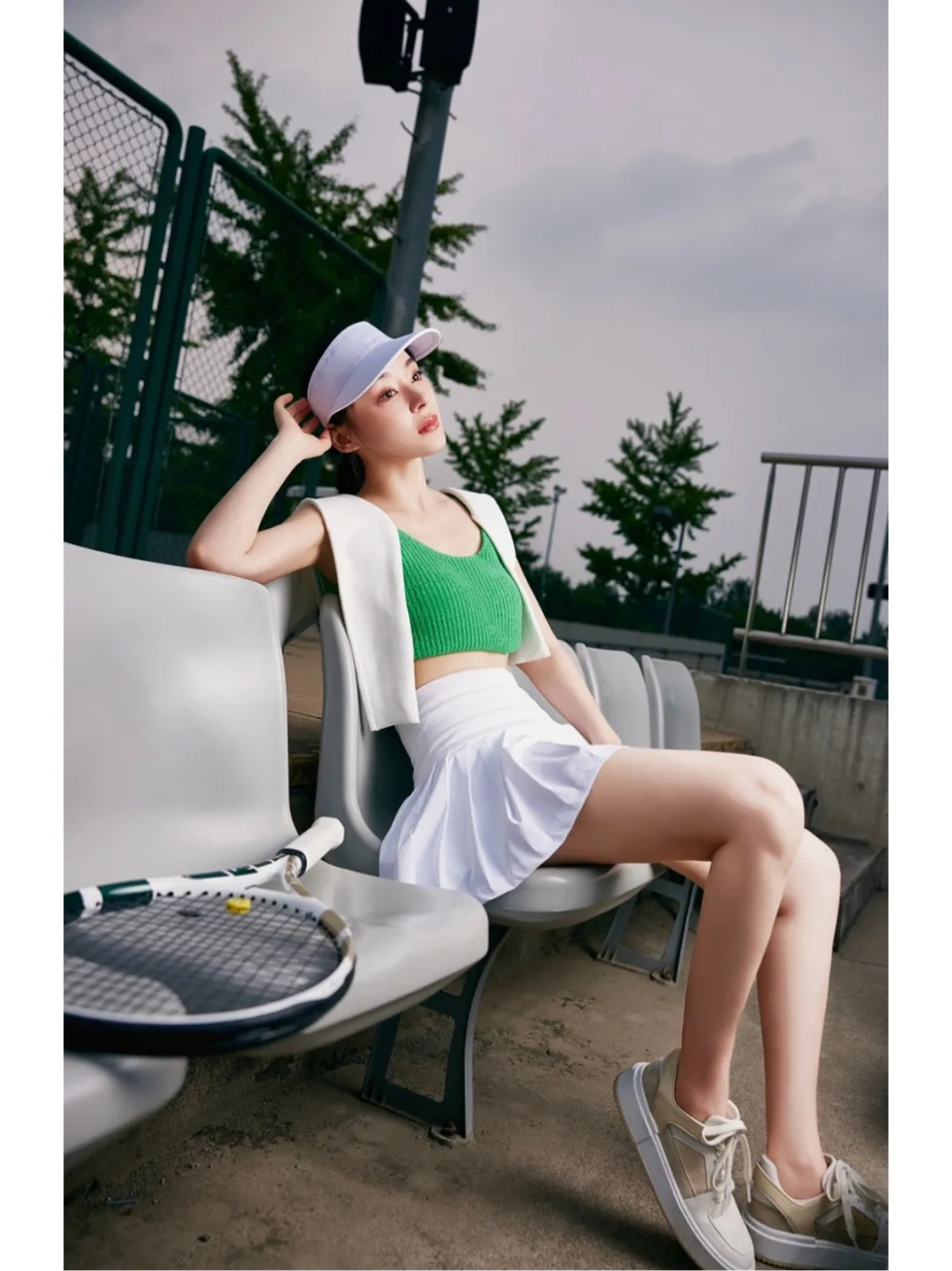 袁姗姗网球照大腿好白