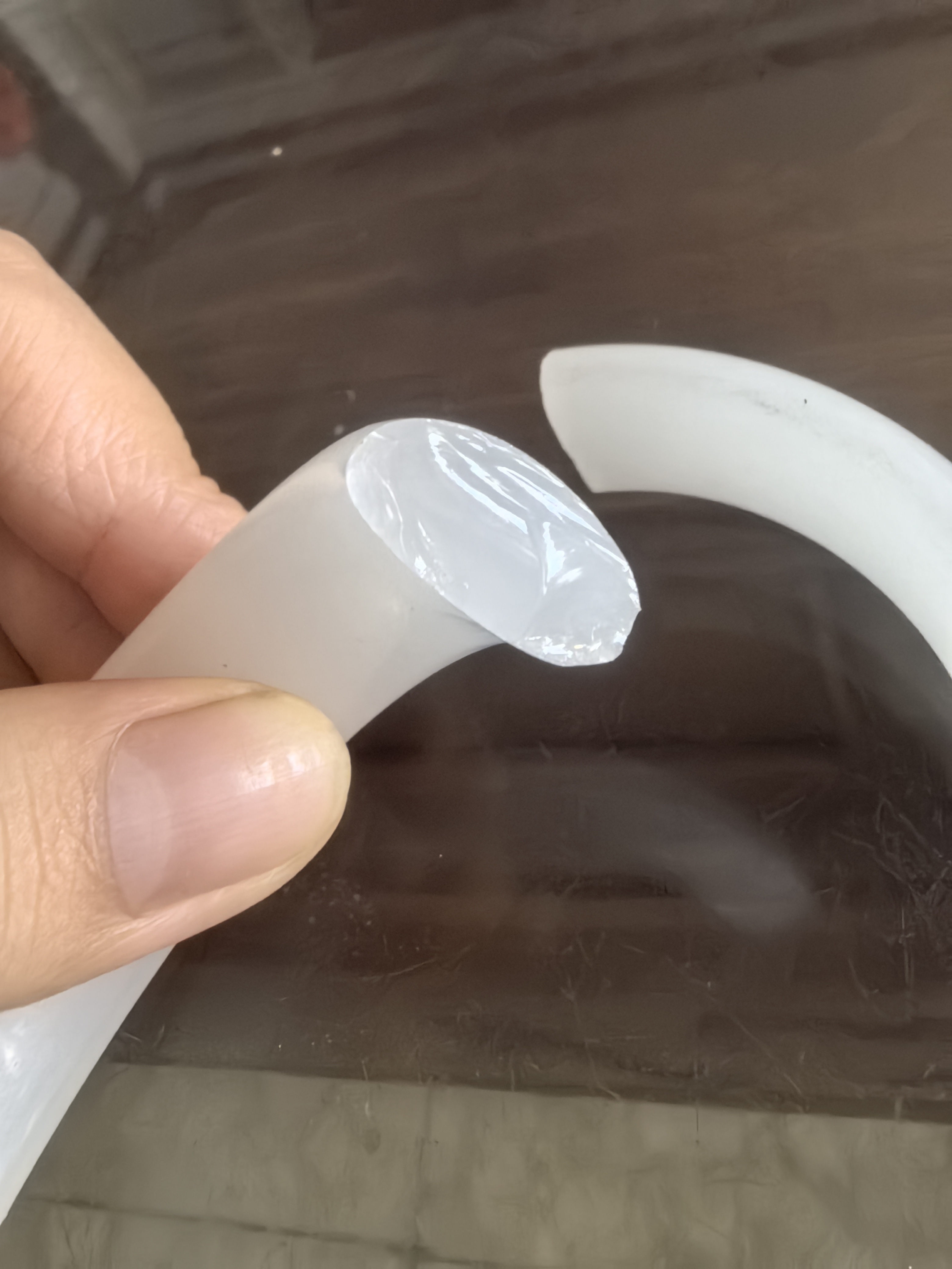 翡翠镯子碎了怎么处理,有什么说法吗(翡翠镯子碎了怎么处理,有什么说法吗视频) 第2张