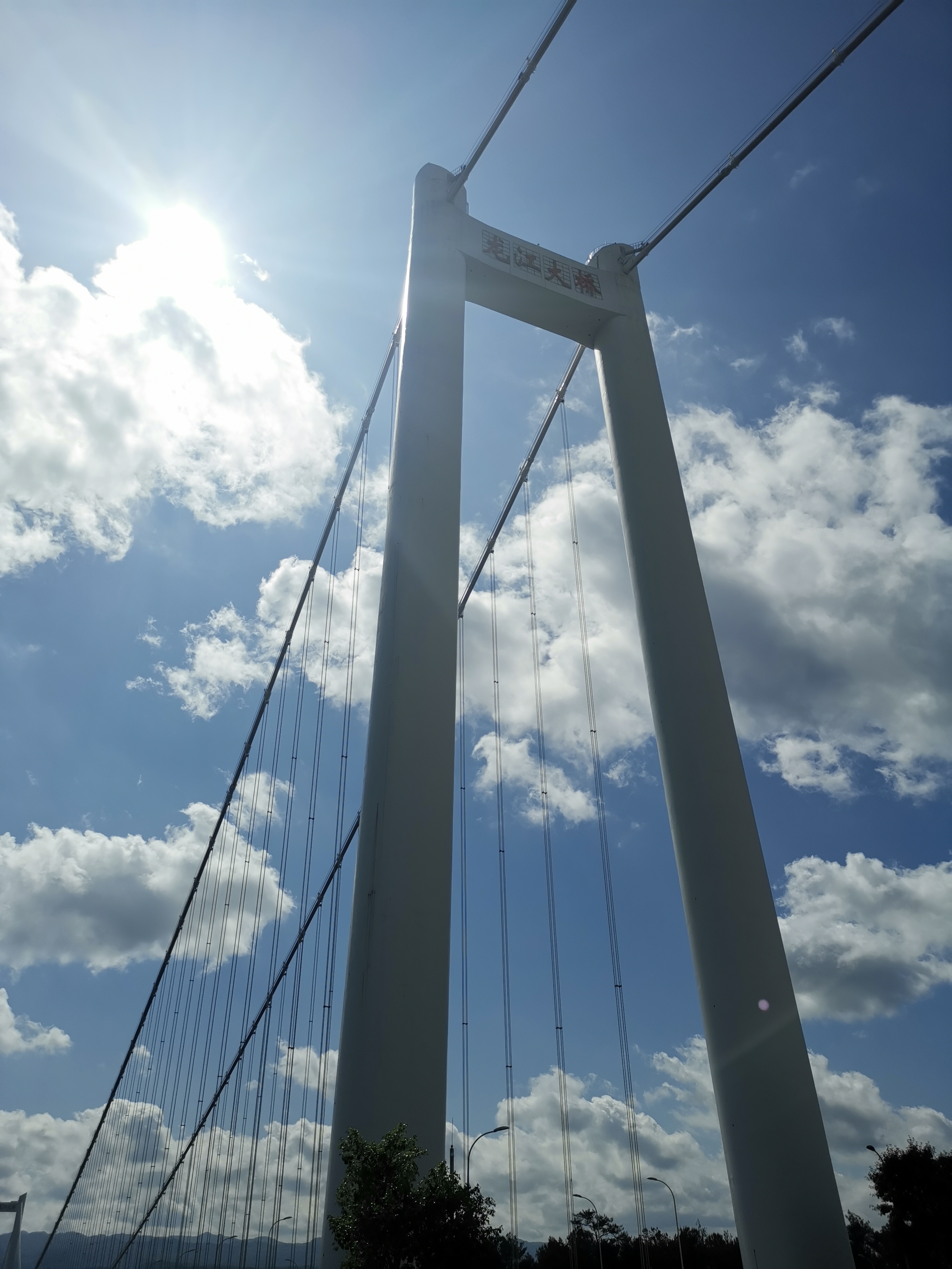 龙江大桥,曾经的亚洲高度最高,山区跨度最大的公路大桥