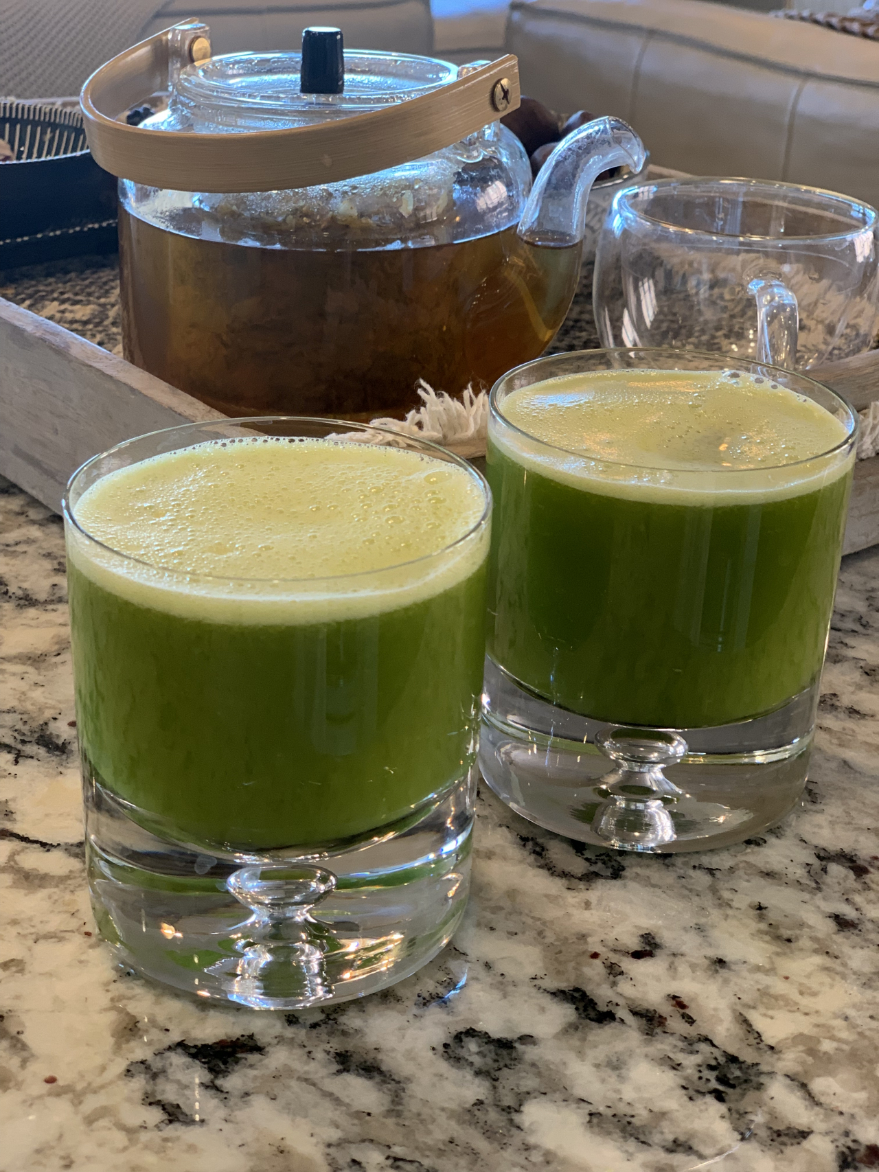 神奇西芹汁  现在没有对定期摄入西芹汁能给我们带来的健康益处的研究