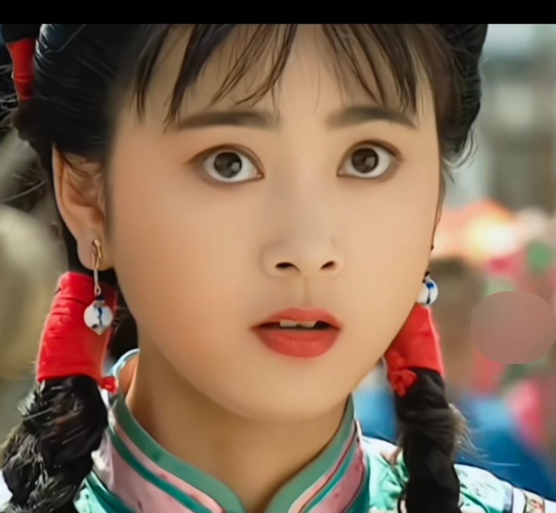 傅文佩作为《情深深雨濛濛》中的核心人物,其性格呈现出中国传统文化