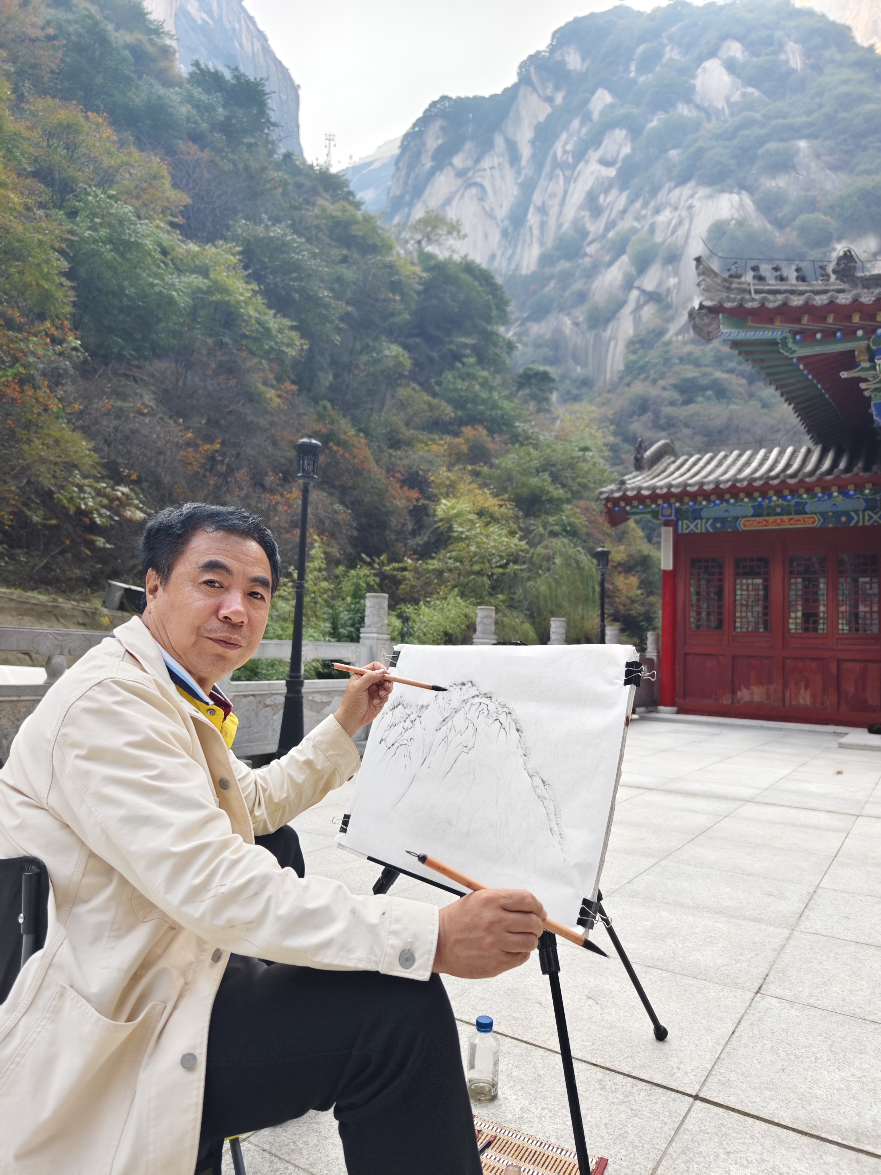 五岳画派李发鹤西岳华山写生的精彩时刻,感受自然美景,感悟笔墨天合