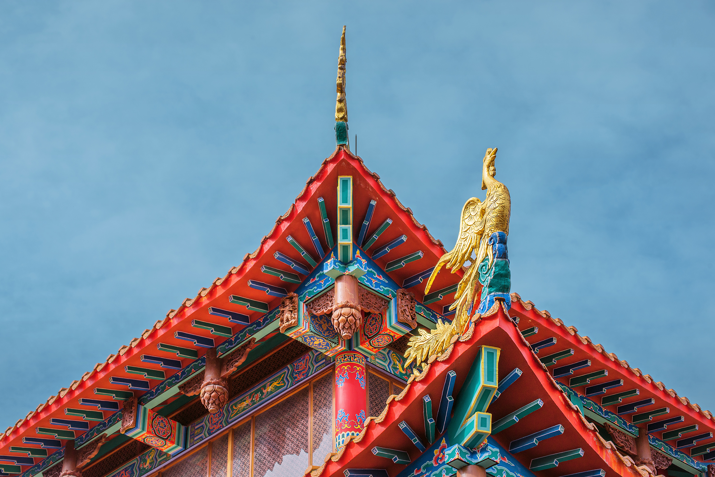 旅行# #我的旅行纪事# 巢凤寺坐落在贵州清镇市城区,始建于明朝初 