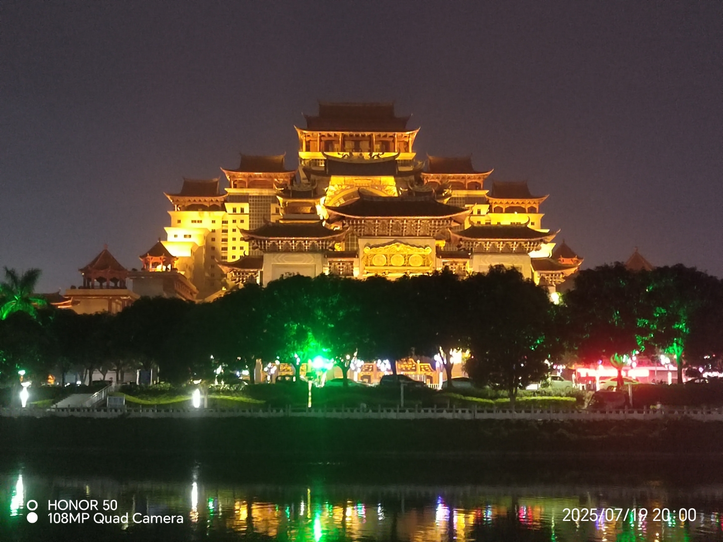 主要一个原因是这个顶层太热了贵阳西普陀寺夜景徐州千佛寺夜景洛神湖