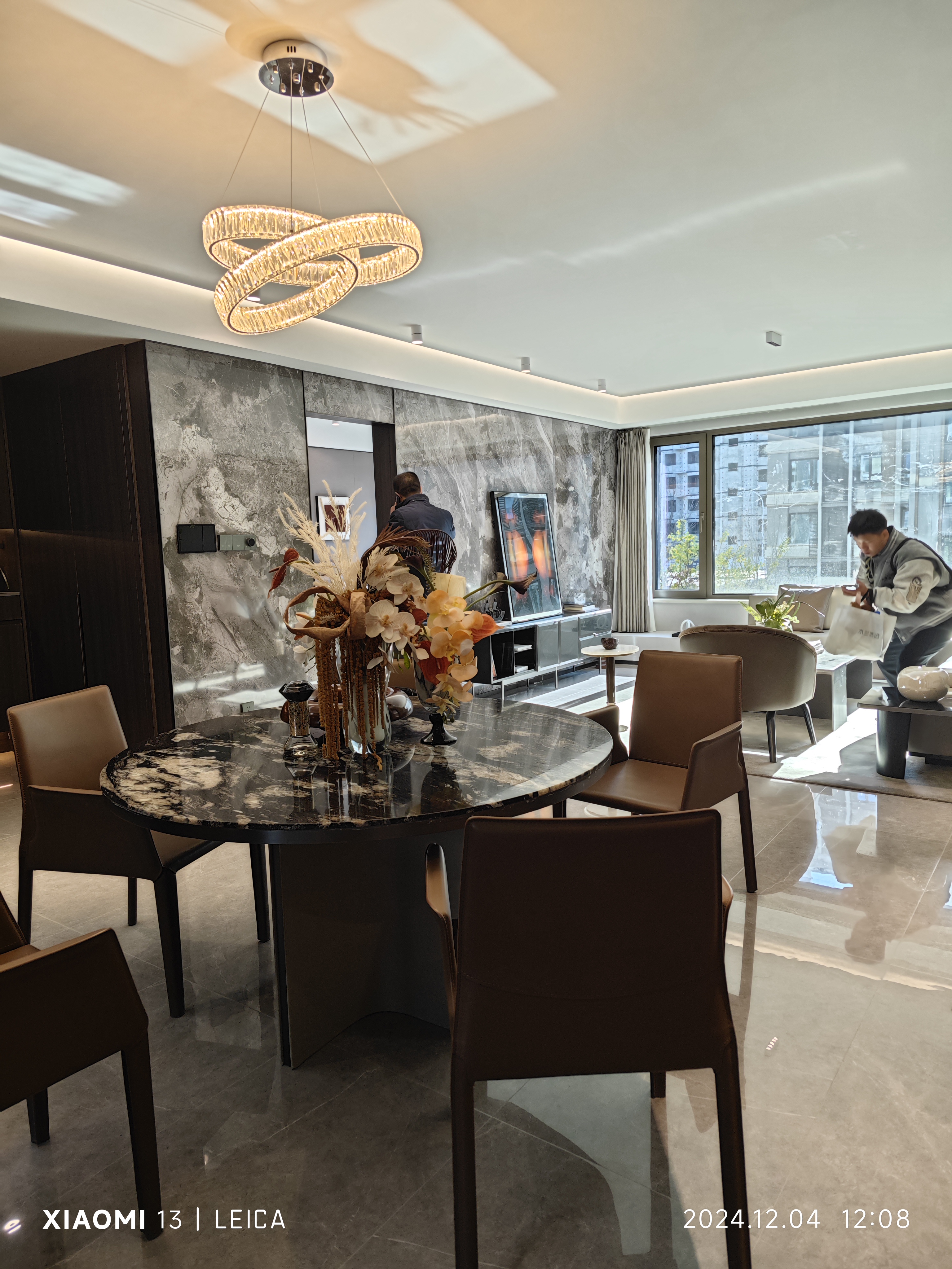 你们想要0风险的现房它来了 都知道国企开发商豪气不