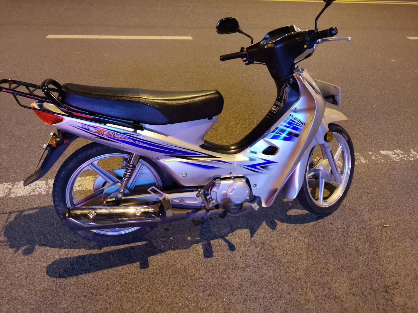 平时天气好的时候遛遛弯,偶尔开着买买菜,到时间强制报废