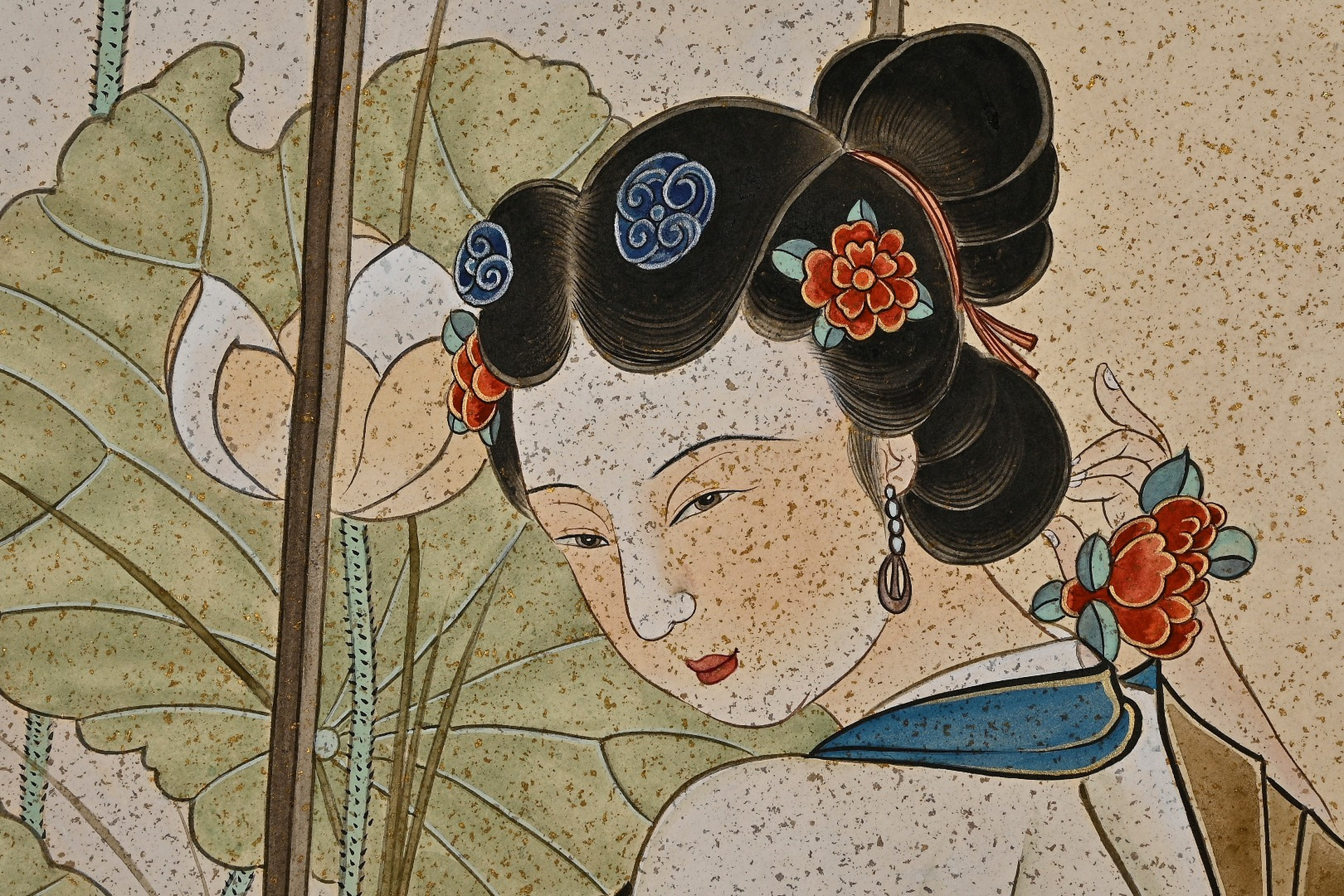 张大千精品(荷花仕女图)老纸老实木镜框;直径画芯尺寸;43*43cm