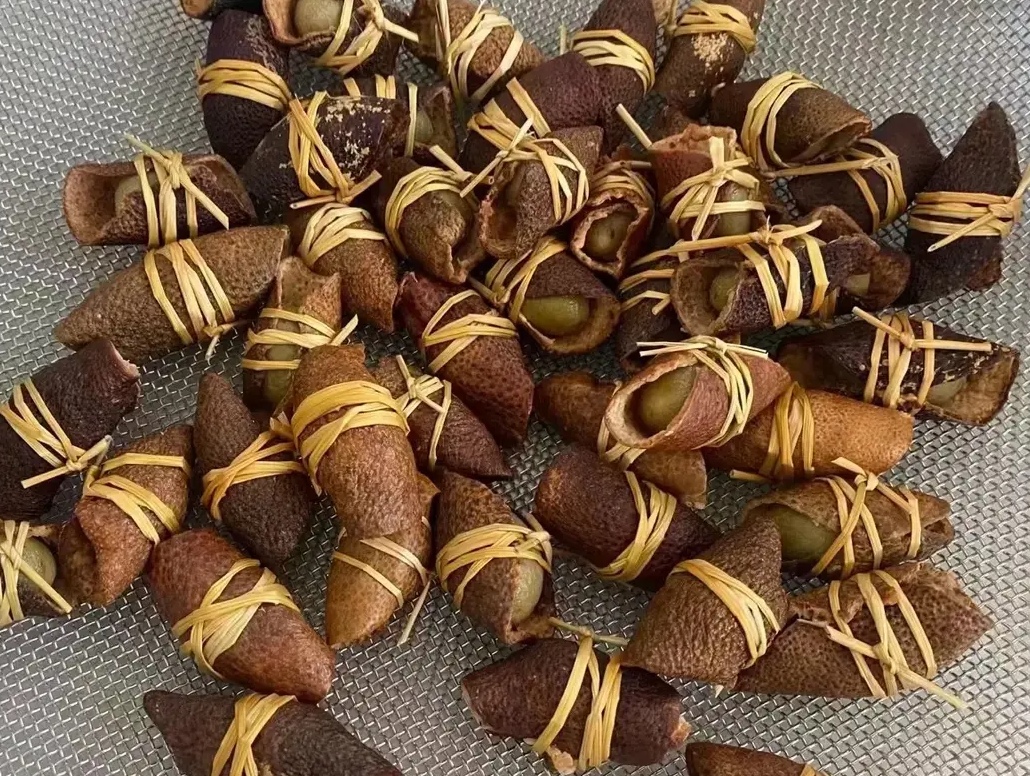 动态连更挑战#三宝扎也叫广东三宝,是指把陈皮,咸橄榄,禾秆草捆扎在