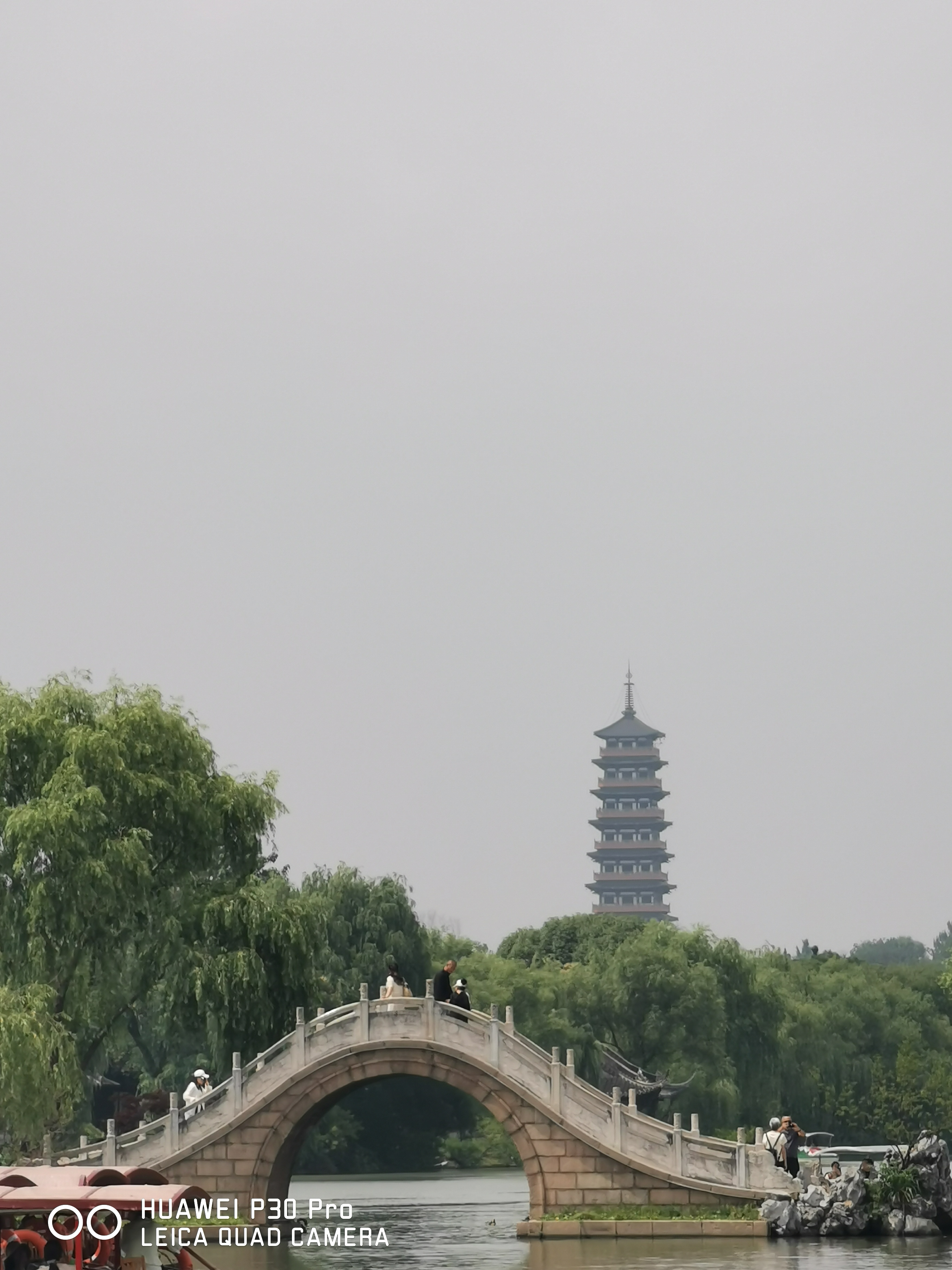 栖灵塔:扬州新地标  俗话说"救人一命,胜造七级浮屠.