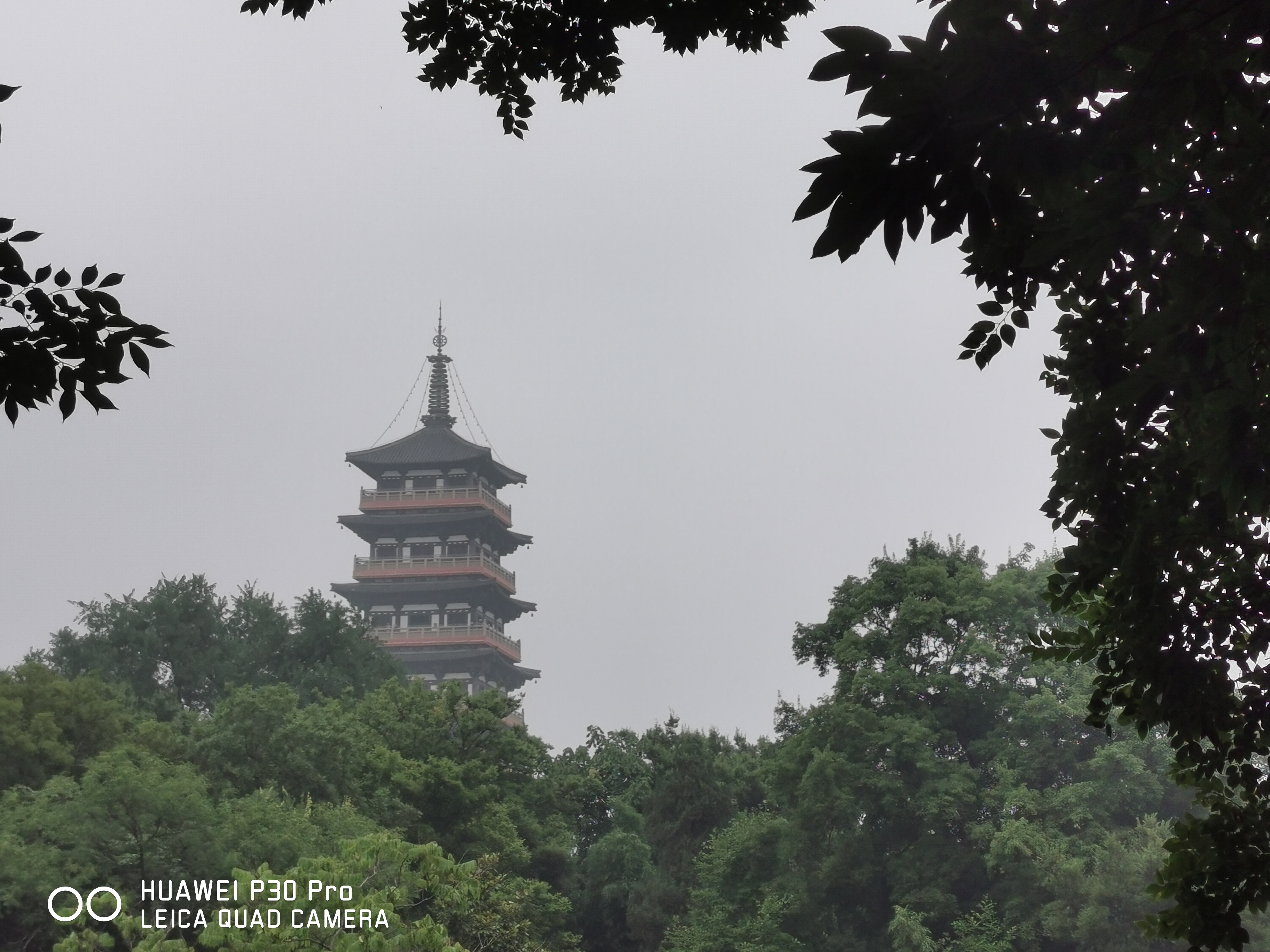 栖灵塔:扬州新地标  俗话说"救人一命,胜造七级浮屠.