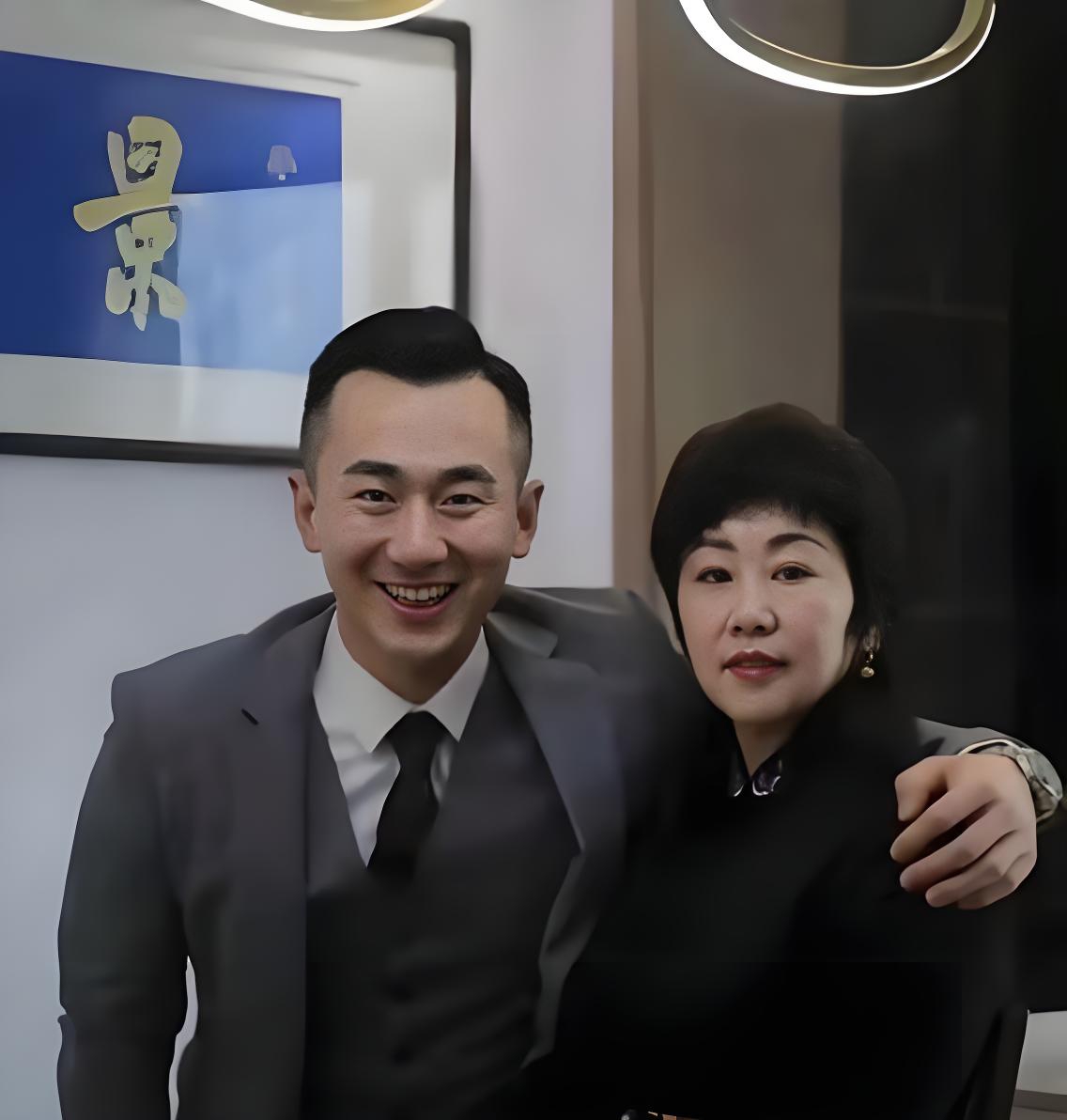 好了胡雯月老公张莲凤的丈夫文伦简介上海42岁富婆200万包养28岁小伙