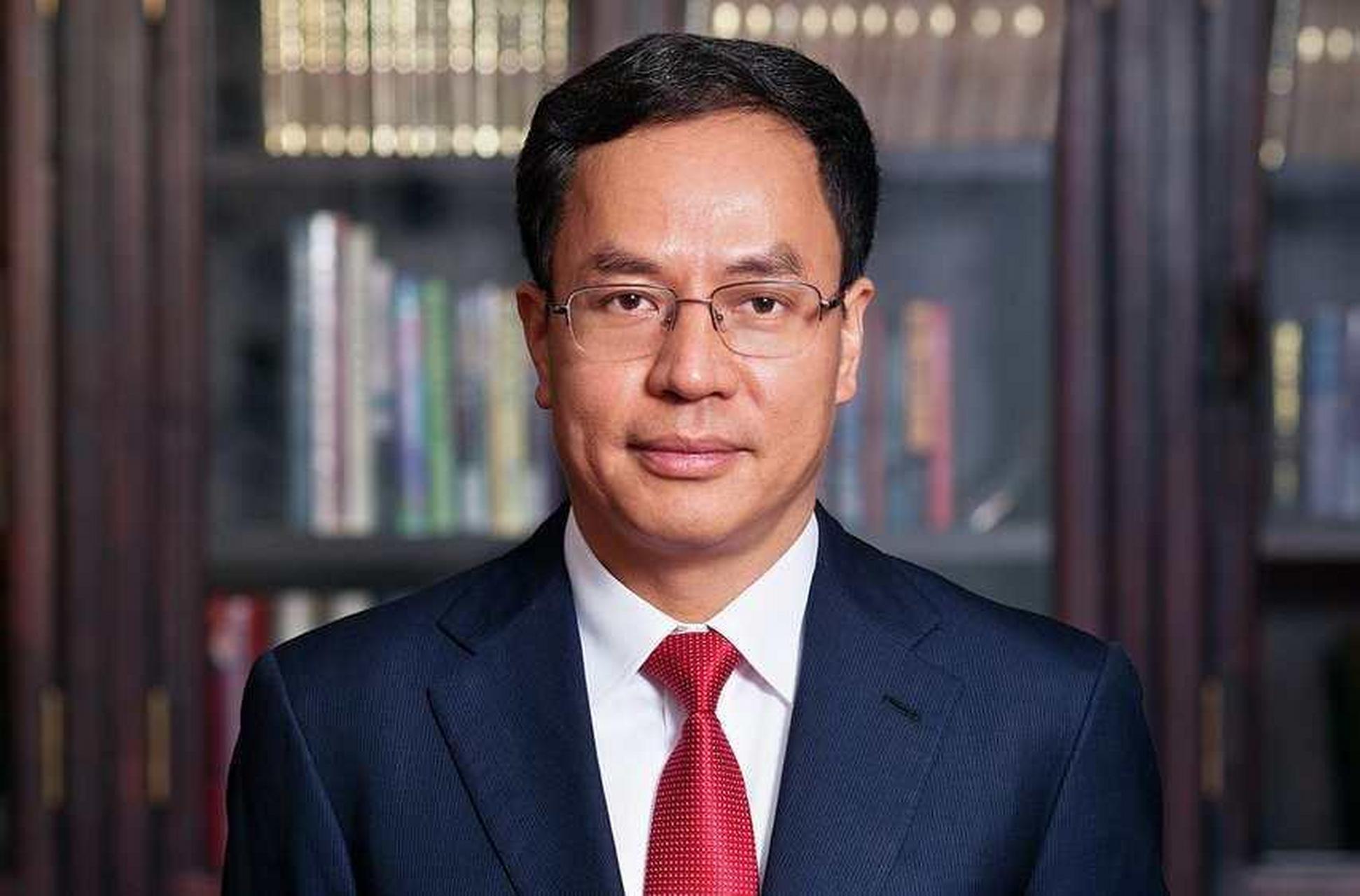 李河君9家核心公司集中破产清算# 说起来汉能集团李河君的首富沃妹