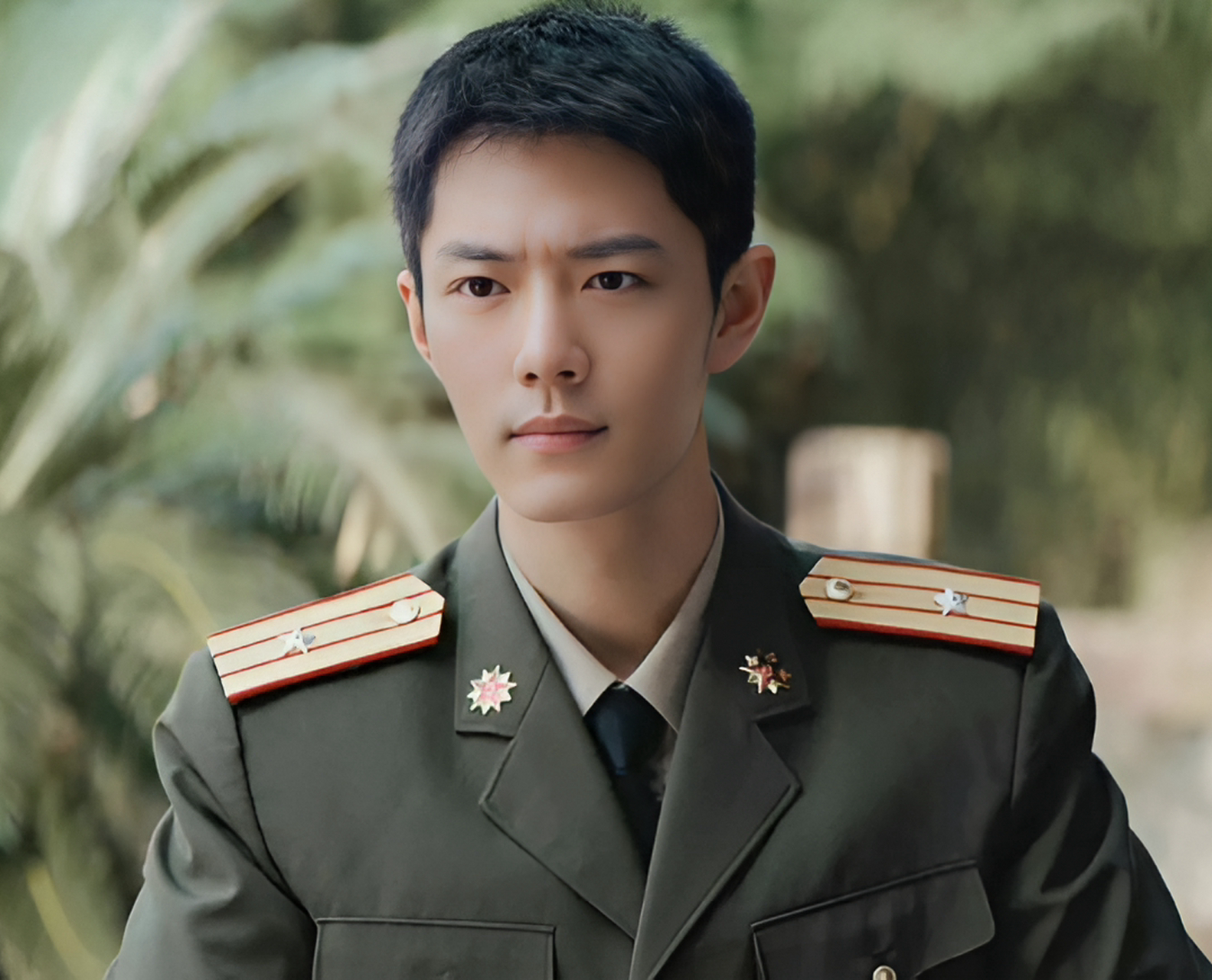 一军一警,王一博vs肖战,当前两大顶流帅哥穿上制服,你更磕哪个?[嘻嘻]