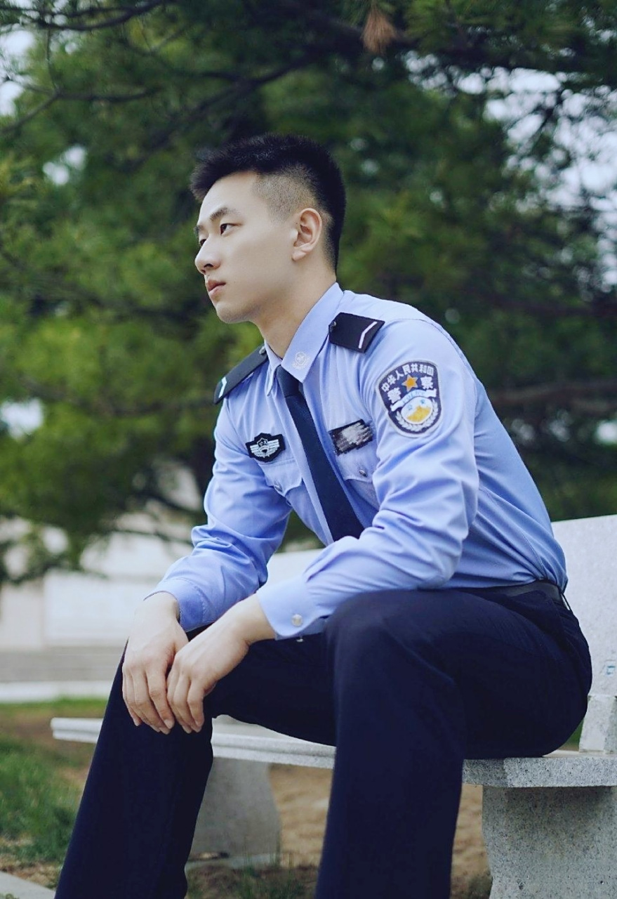 偶遇帅气警察小哥哥一枚.气质颜值皆在线[色]