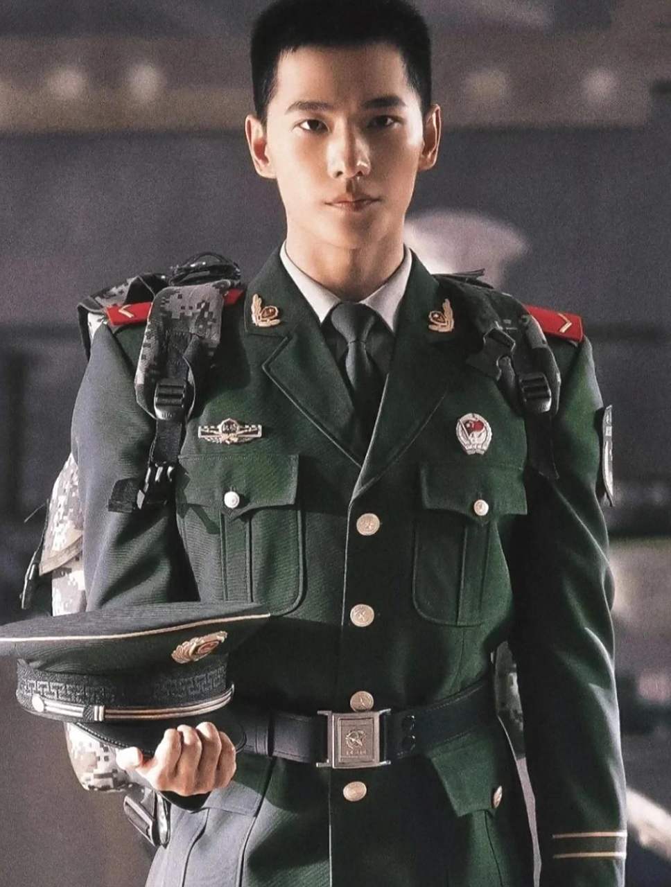 杨洋vs黄景瑜,军艺出身的杨洋pk自带军人气质的黄景瑜,你更磕哪一个?