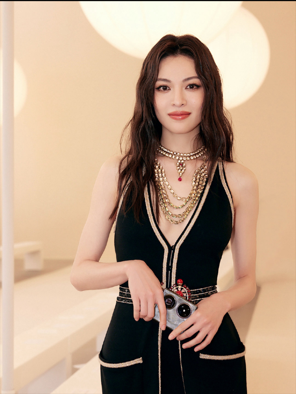 94钟楚曦的杂志写真真是让人惊艳!