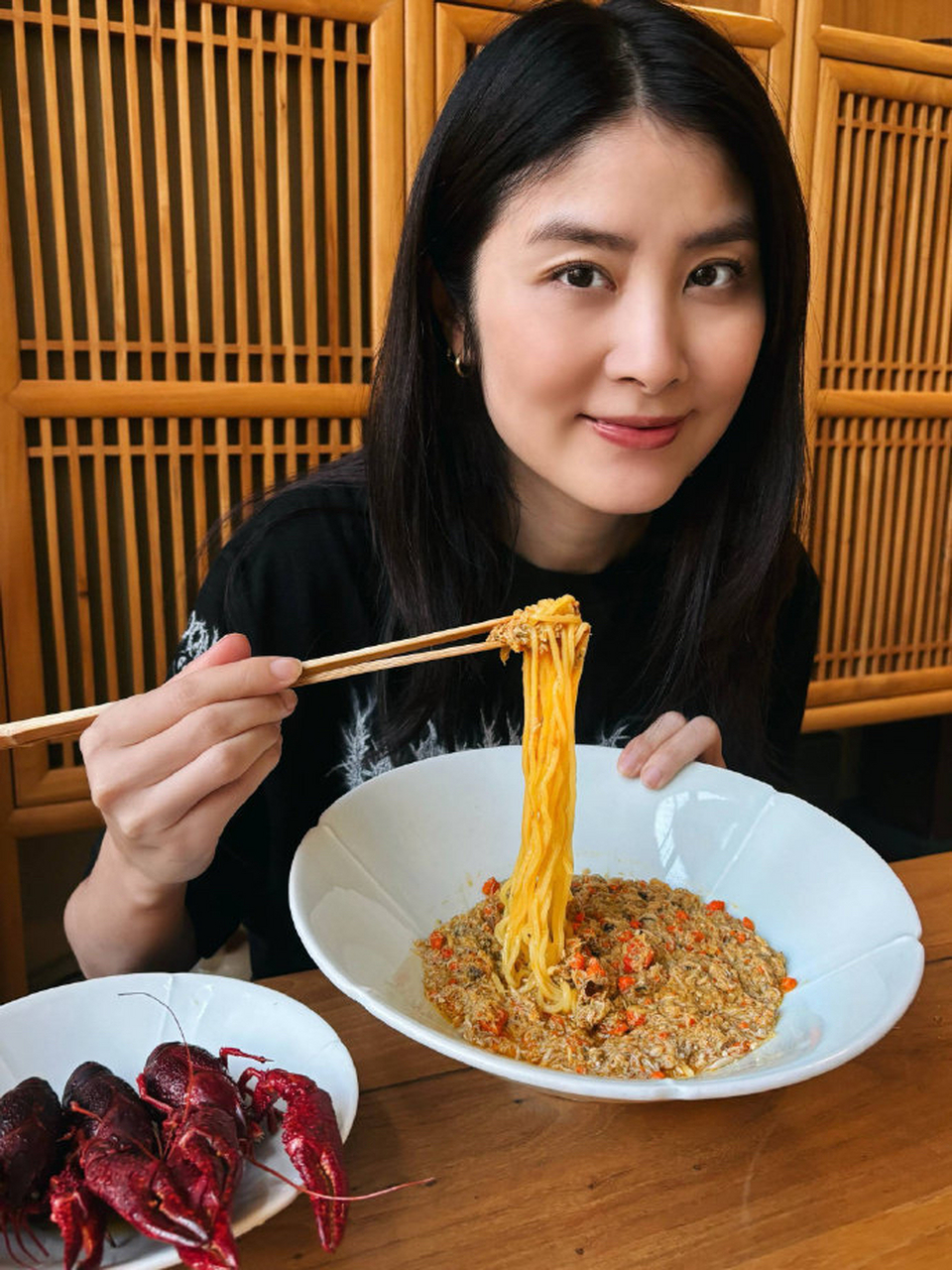 陈慧琳,她骨相奇特,年轻时看似老成,年老时又显得年轻.