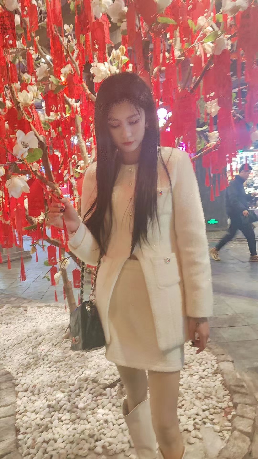 十二生肖的人配上怎样的面相特征,能够旺运,仅供参考: 1,虎和鸡:脖子