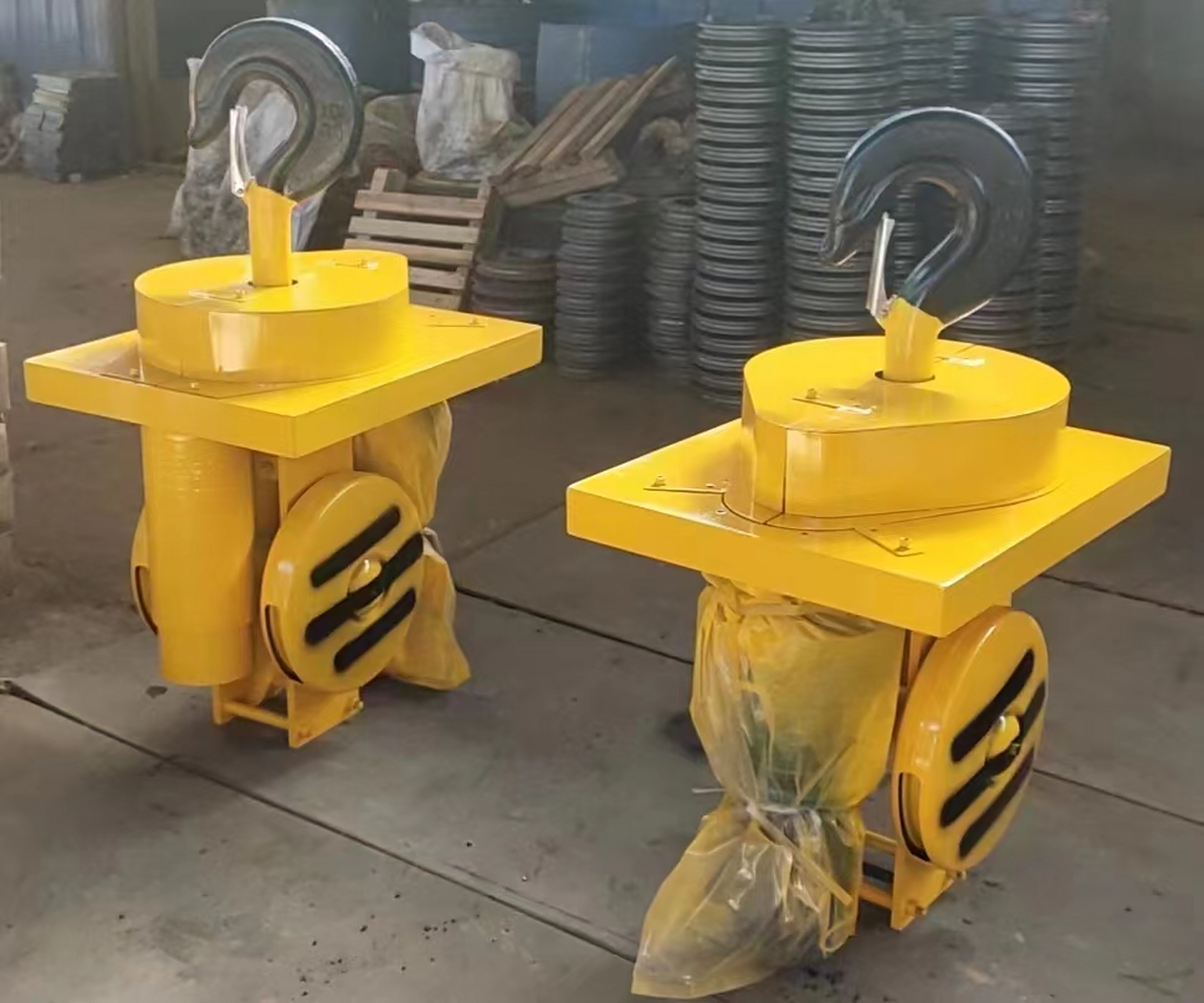 电动旋转吊钩,维修起重设备,厨用控制箱,皮带带式除铁器用滚筒维修