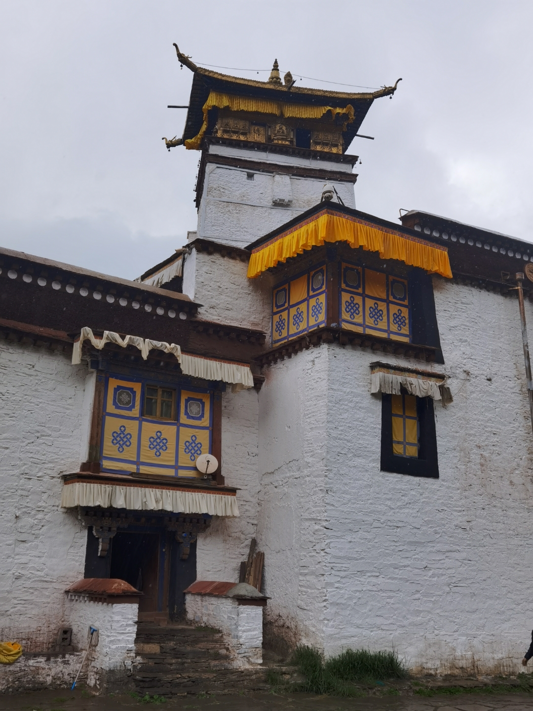 赛卡古托寺(海拔3700米)风光