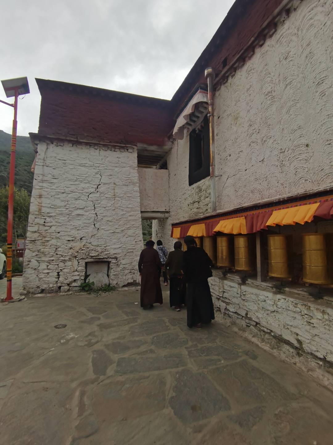 赛卡古托寺(海拔3700米)风光